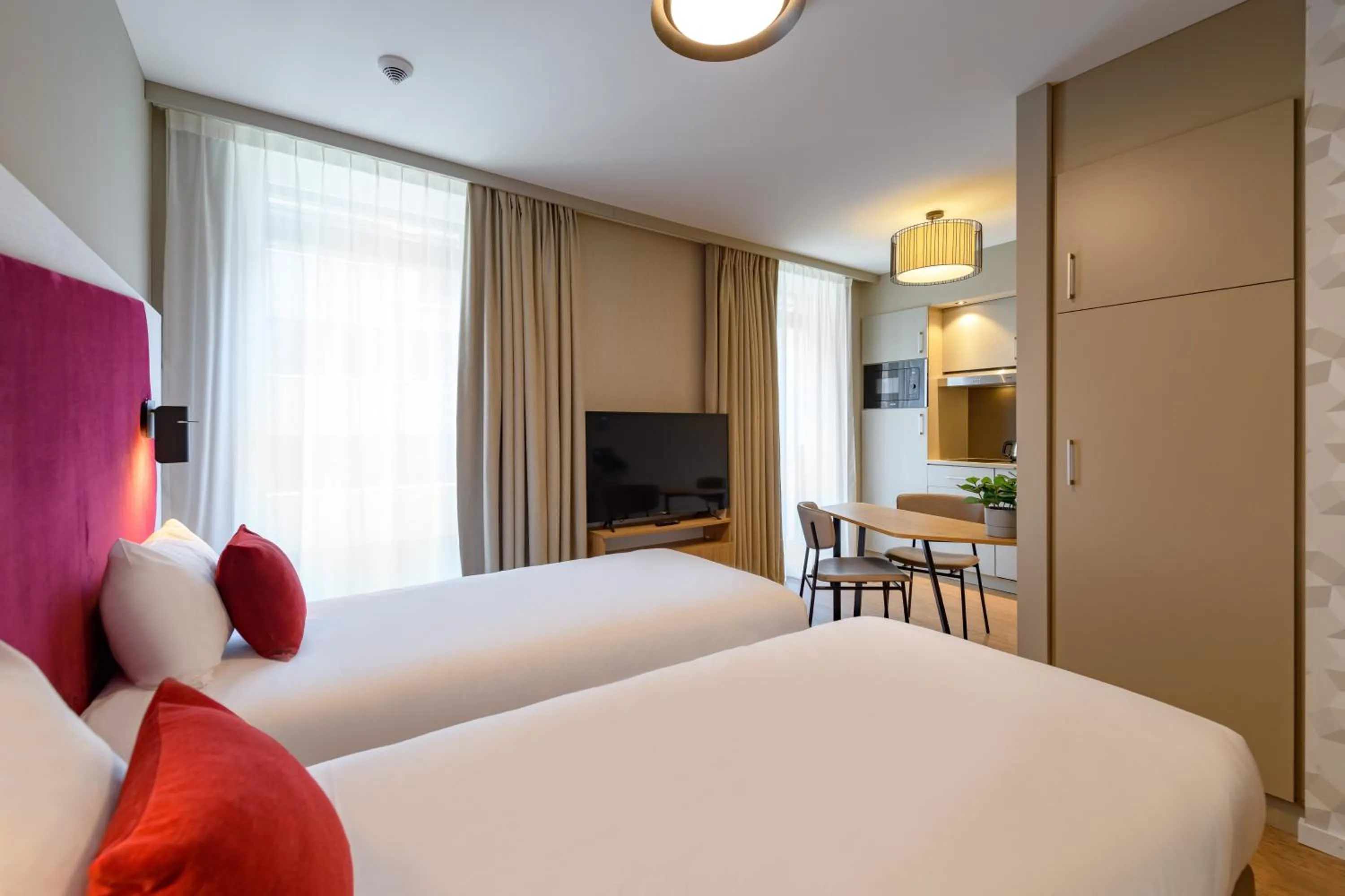 Bedroom, Bed in Aparthotel Adagio Zurich City Center