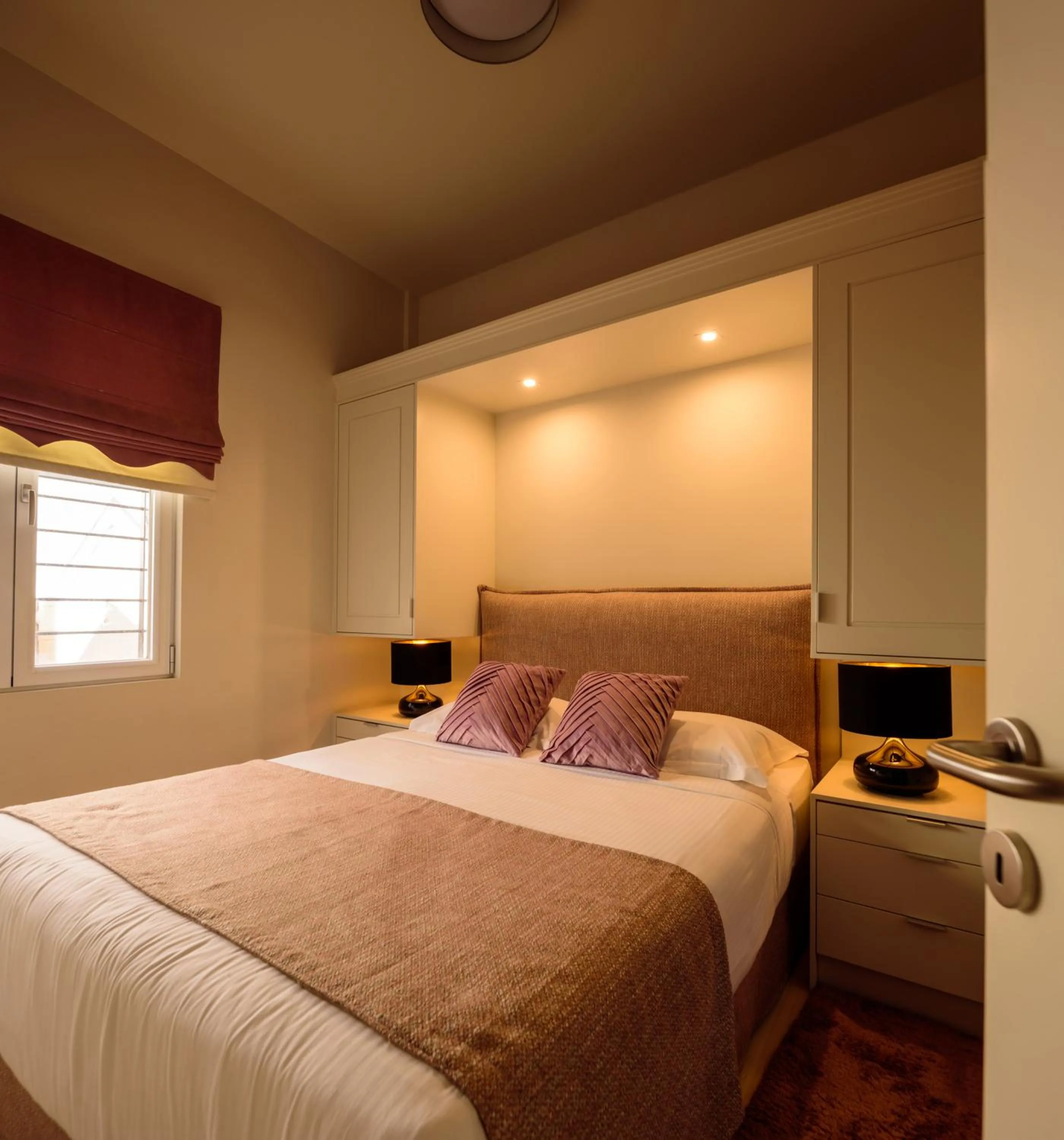 Photo of the whole room, Bed in THIRAMENOUS RESIDENCE