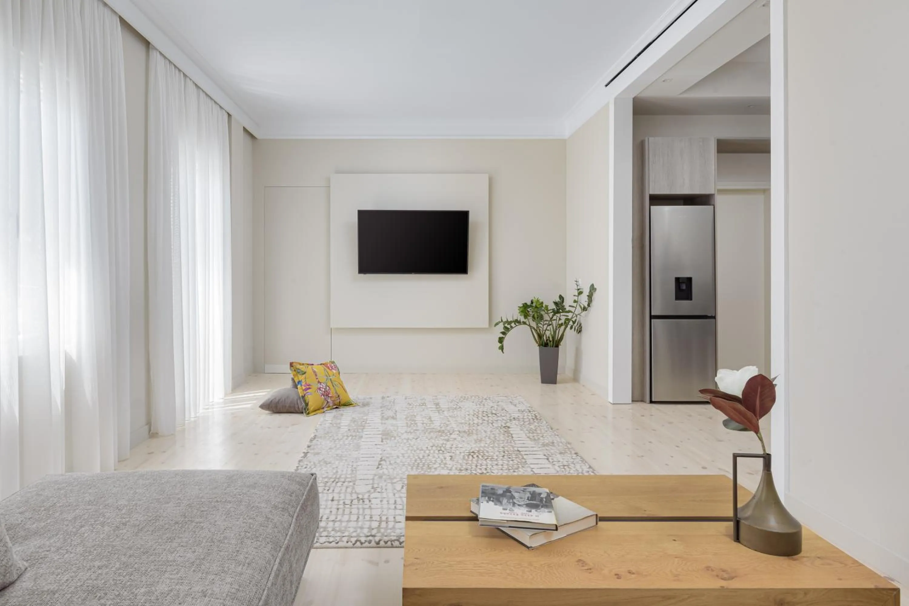 Communal lounge/ TV room, Bed in THIRAMENOUS RESIDENCE