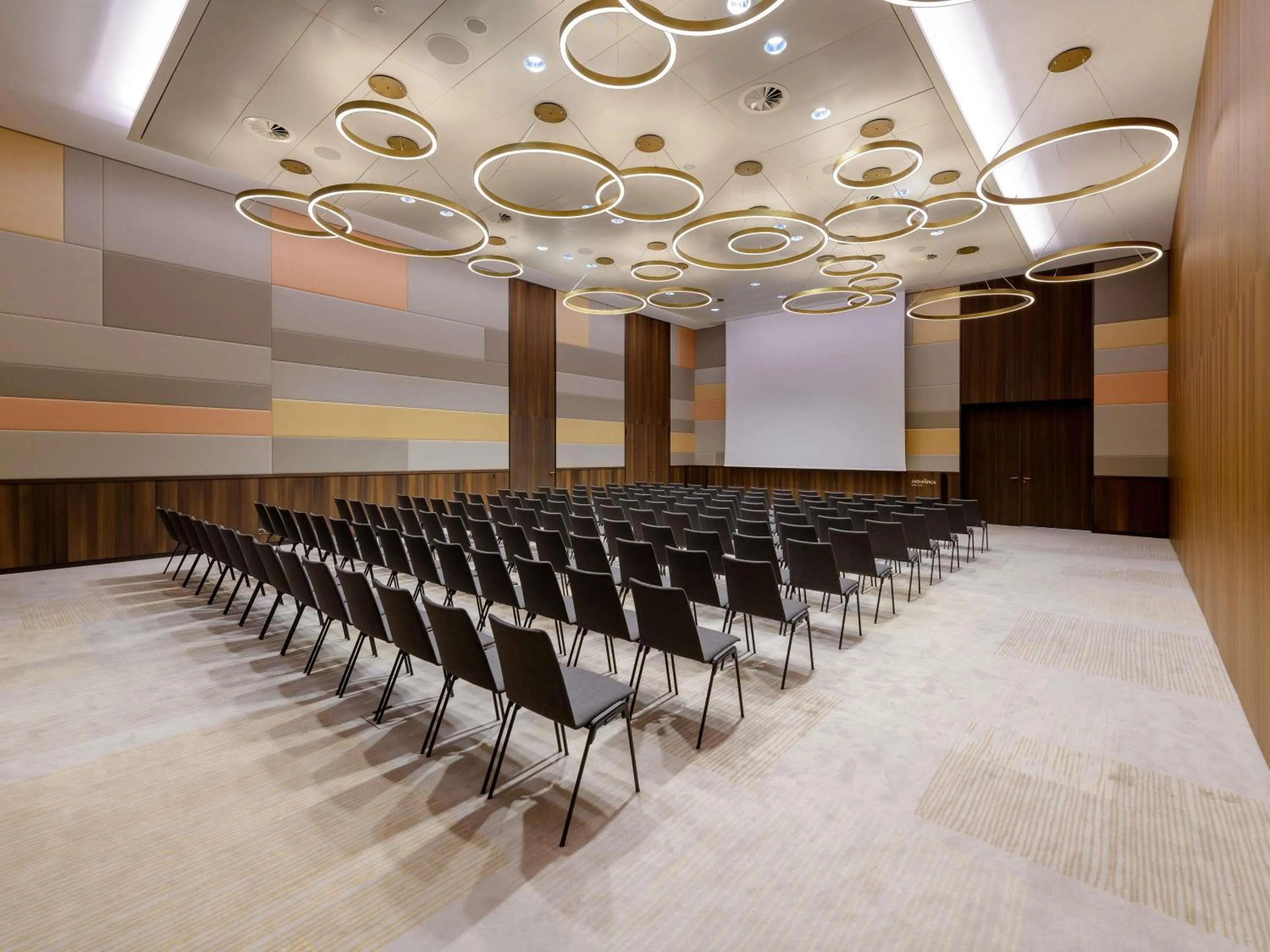 Meeting/conference room in Mövenpick Hotel Basel