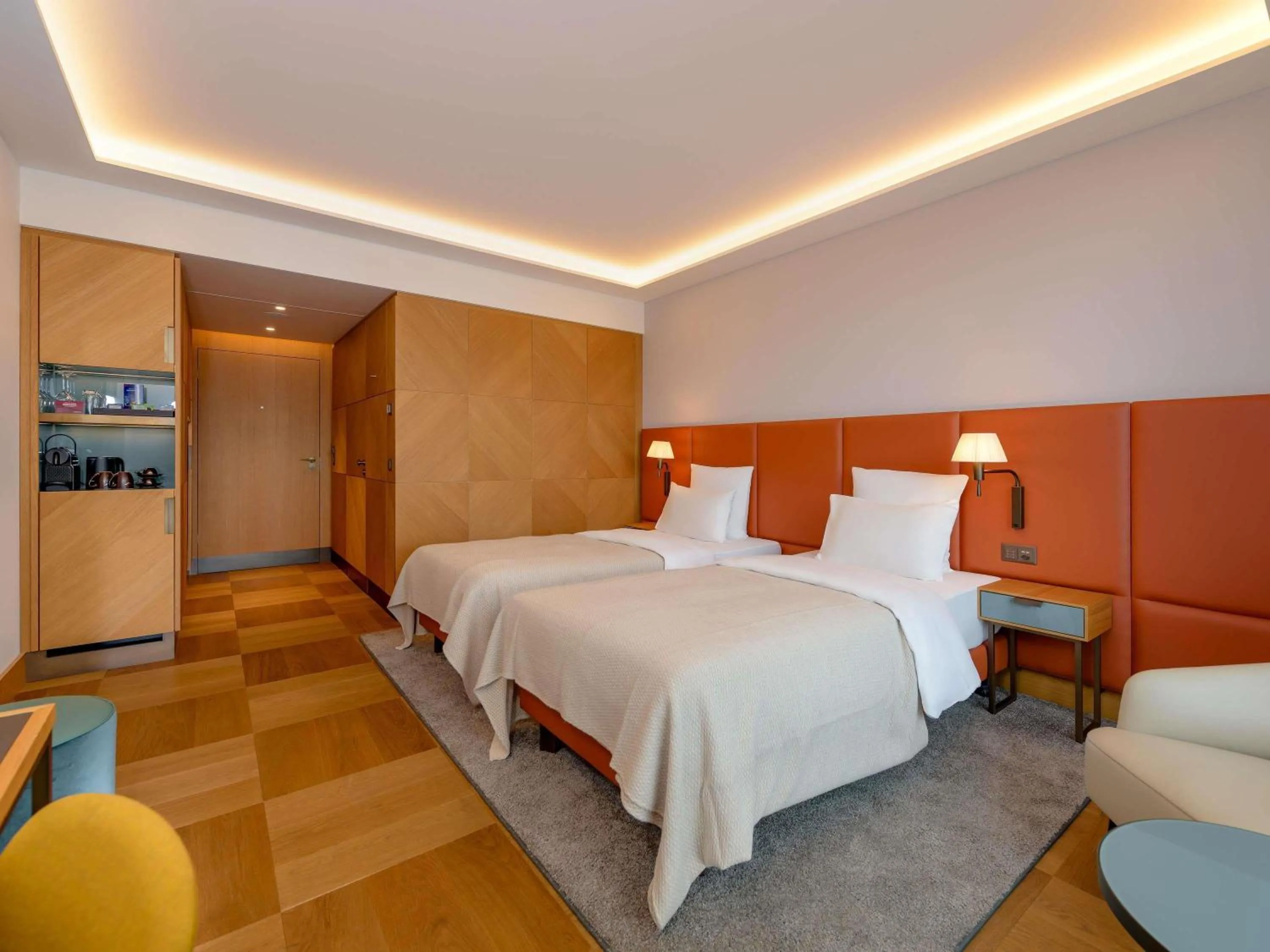 Bedroom, Bed in Mövenpick Hotel Basel