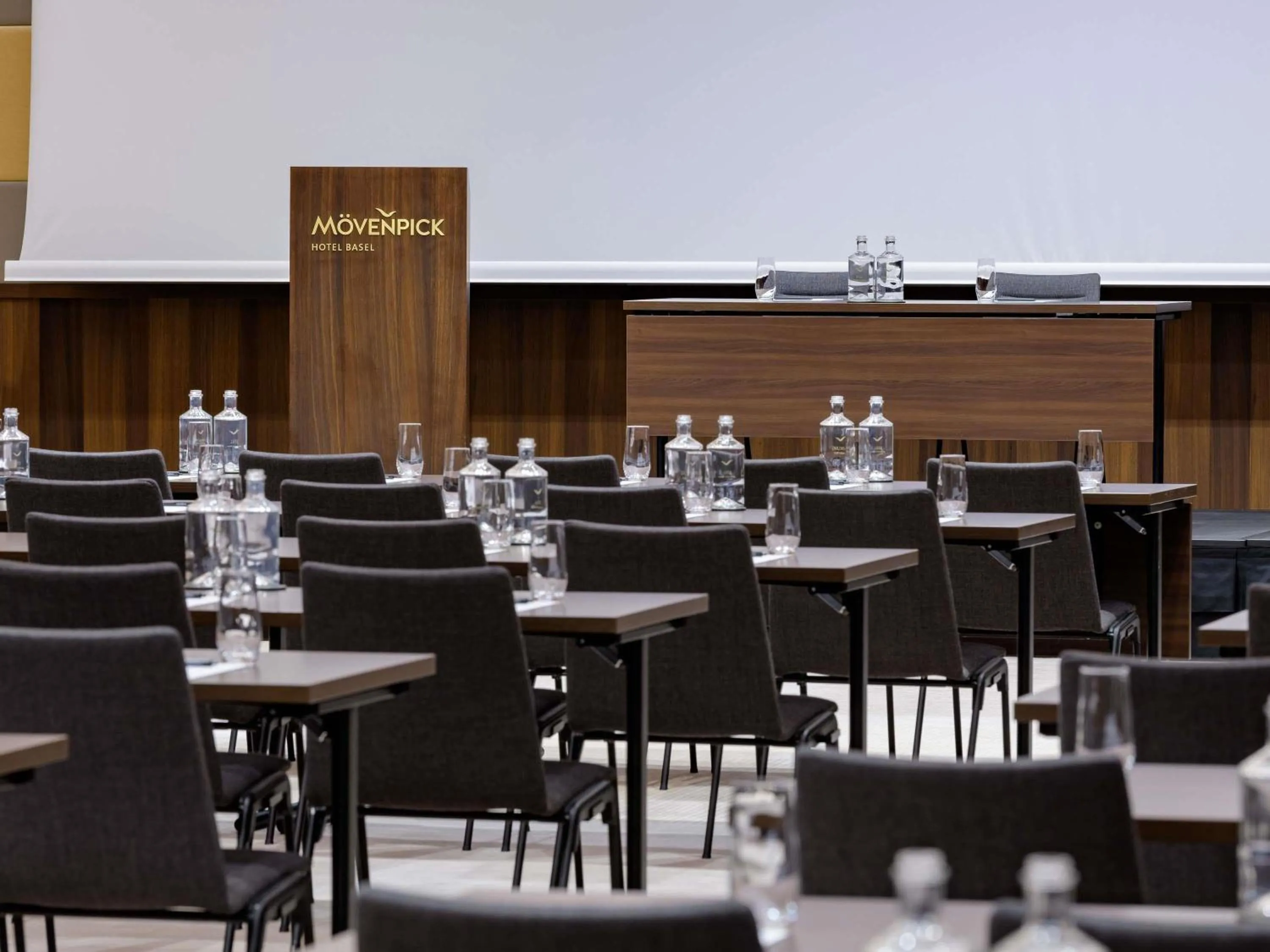 Meeting/conference room in Mövenpick Hotel Basel