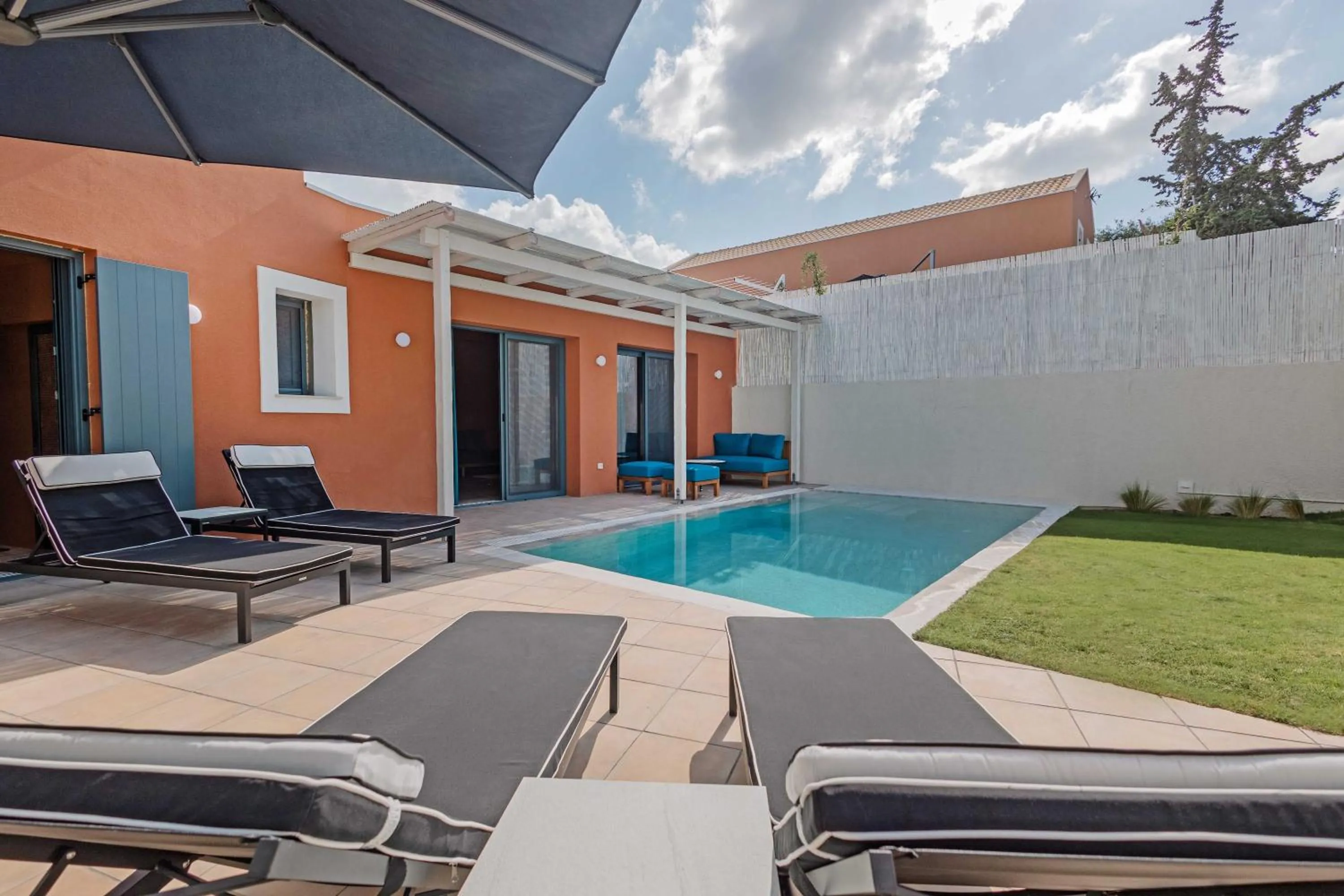 Swimming pool in Tessera Villas & Studios Collection