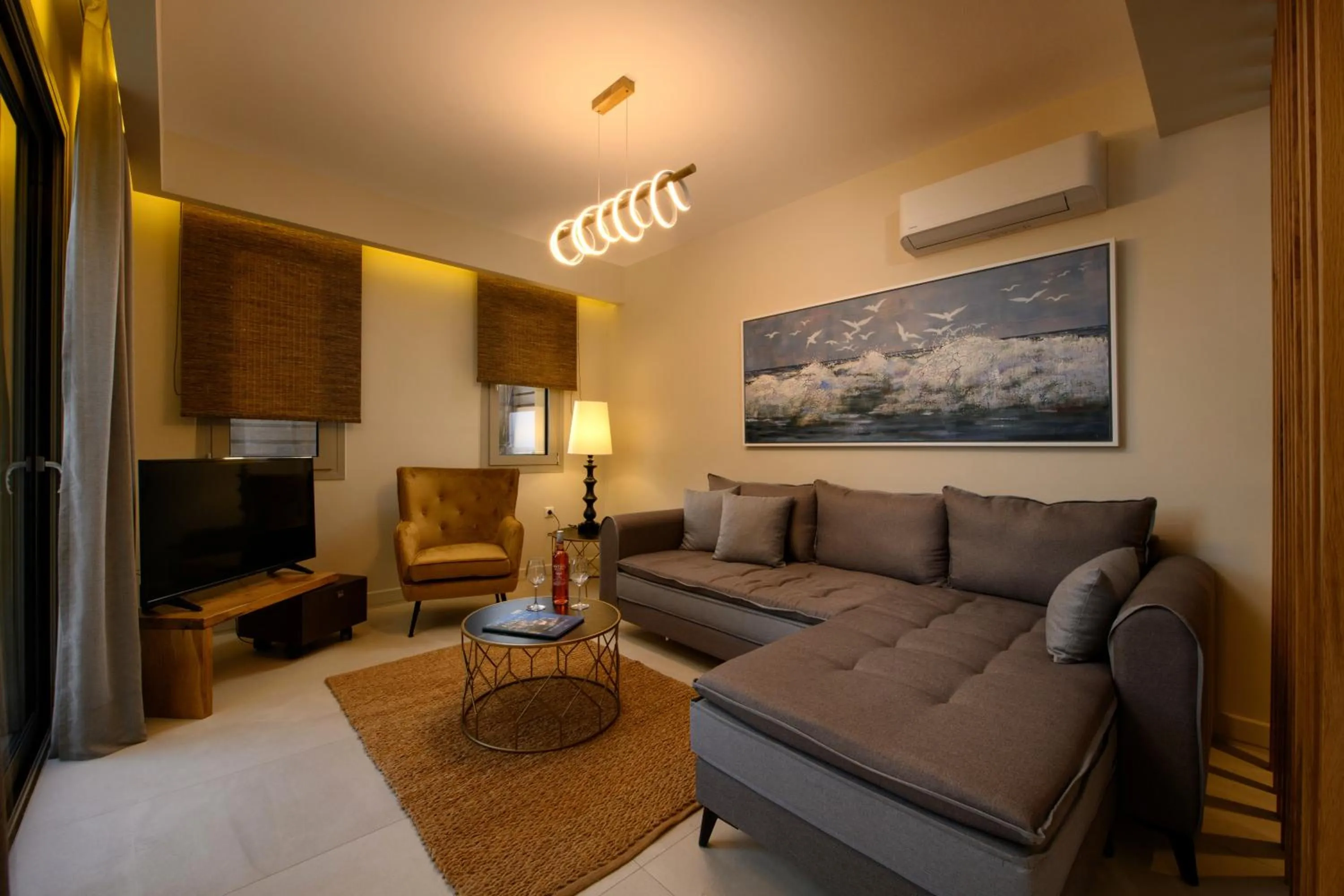 TV and multimedia in Tessera Villas & Studios Collection