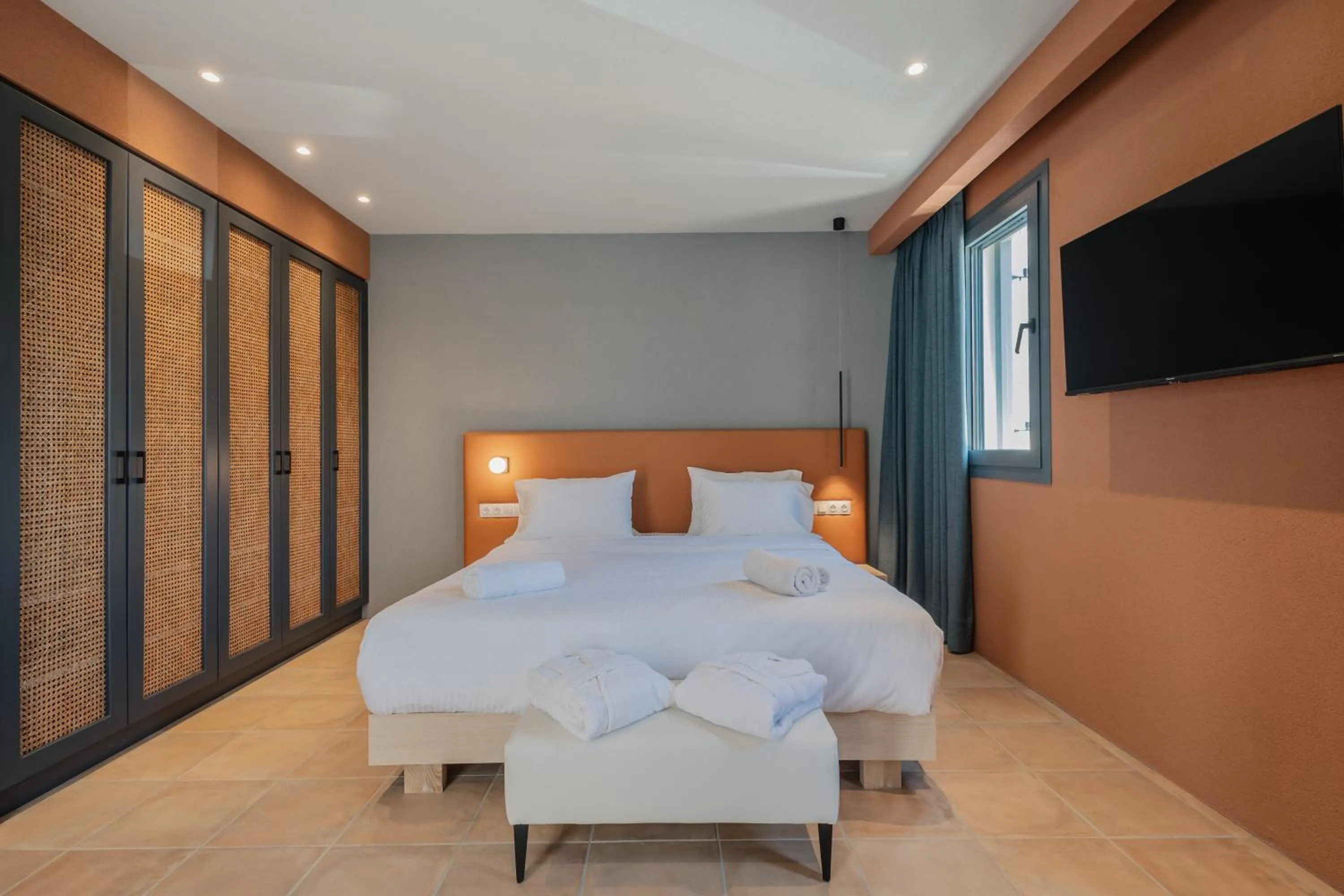 Bedroom, Bed in Tessera Villas & Studios Collection