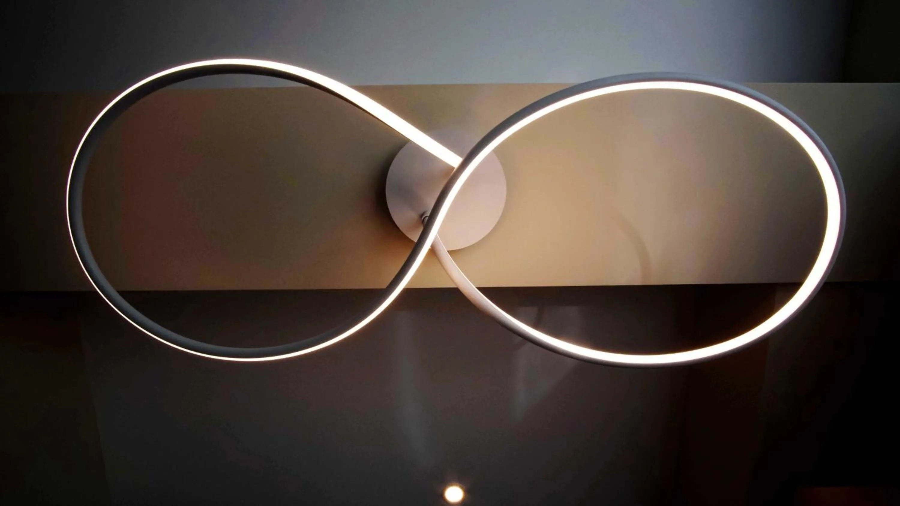 Decorative detail in Tessera Villas & Studios Collection