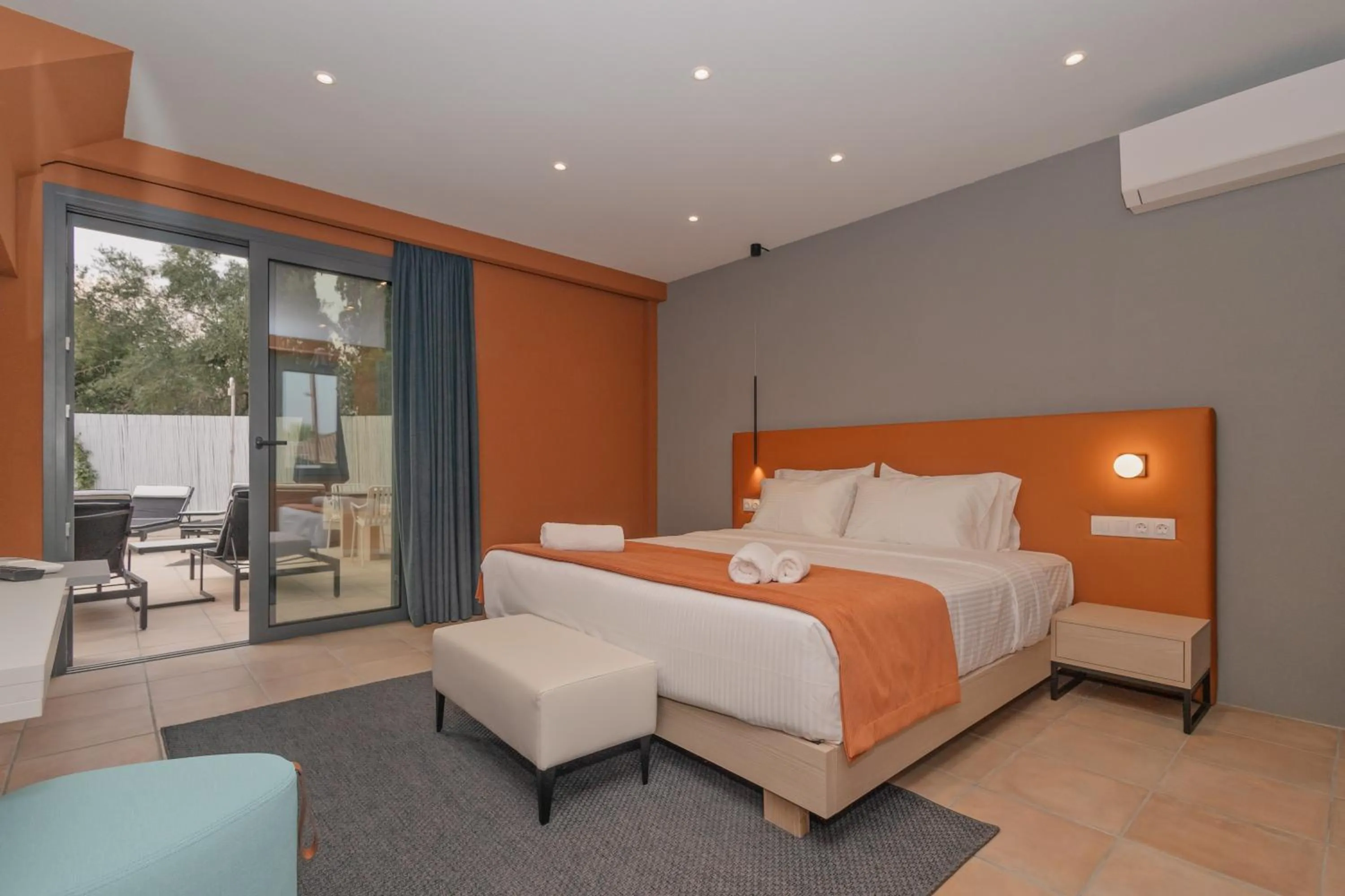 Bedroom, Bed in Tessera Villas & Studios Collection