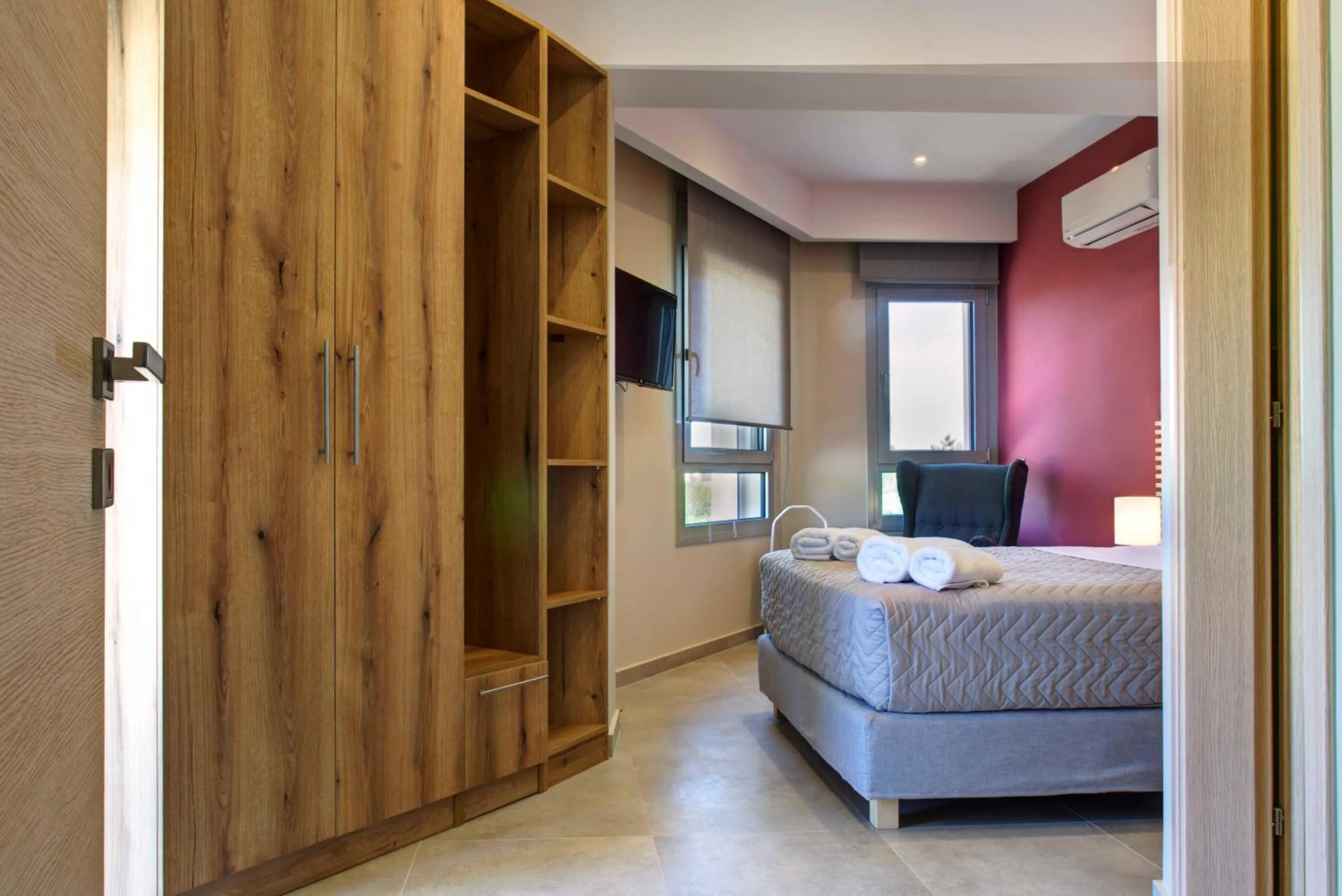 Bedroom, Bed in Tessera Villas & Studios Collection