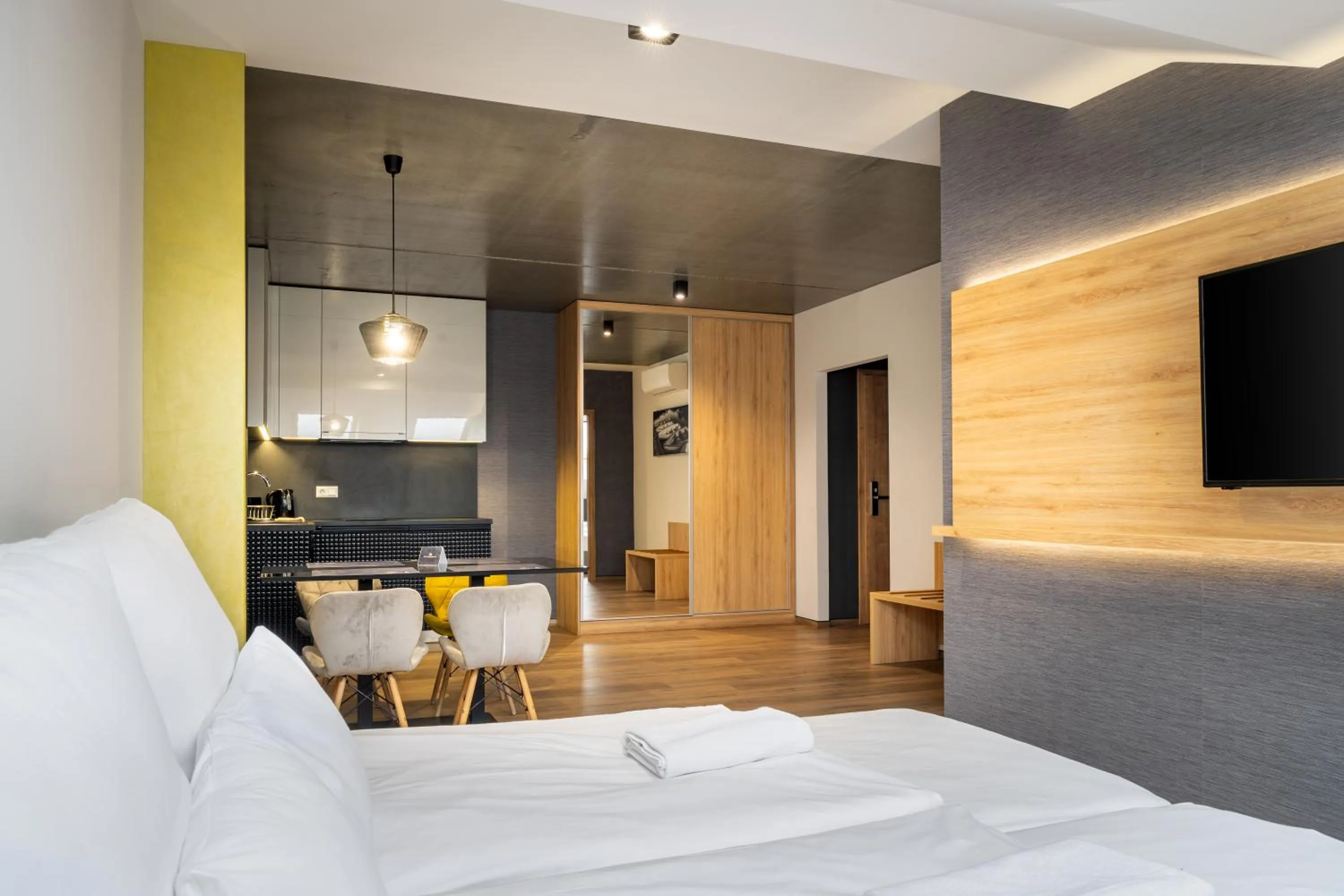 TV and multimedia, Bed in R31 Residence