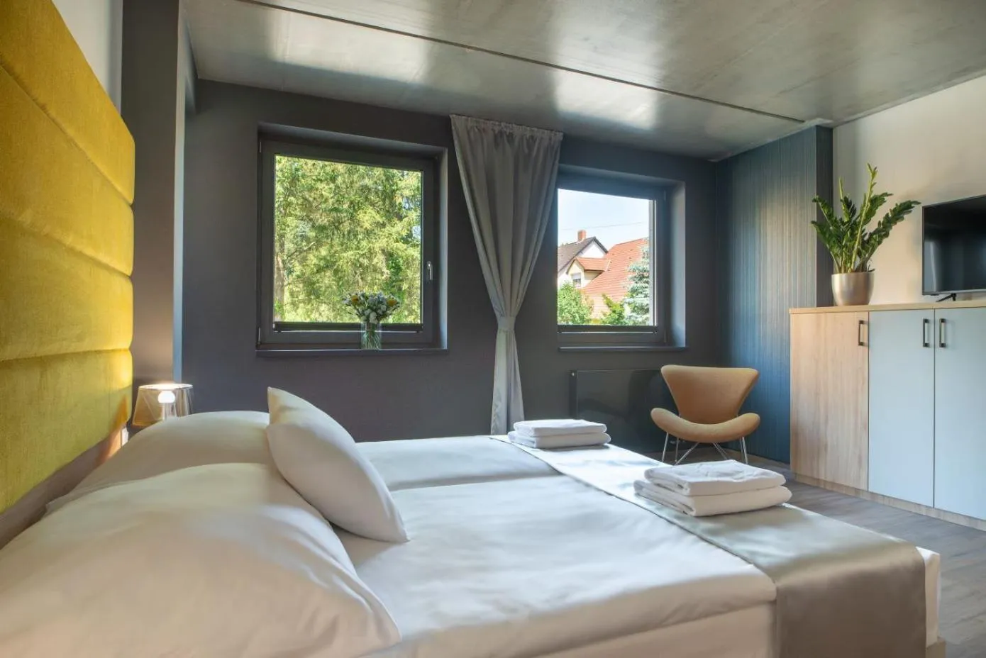 Photo of the whole room, Bed in R31 Residence