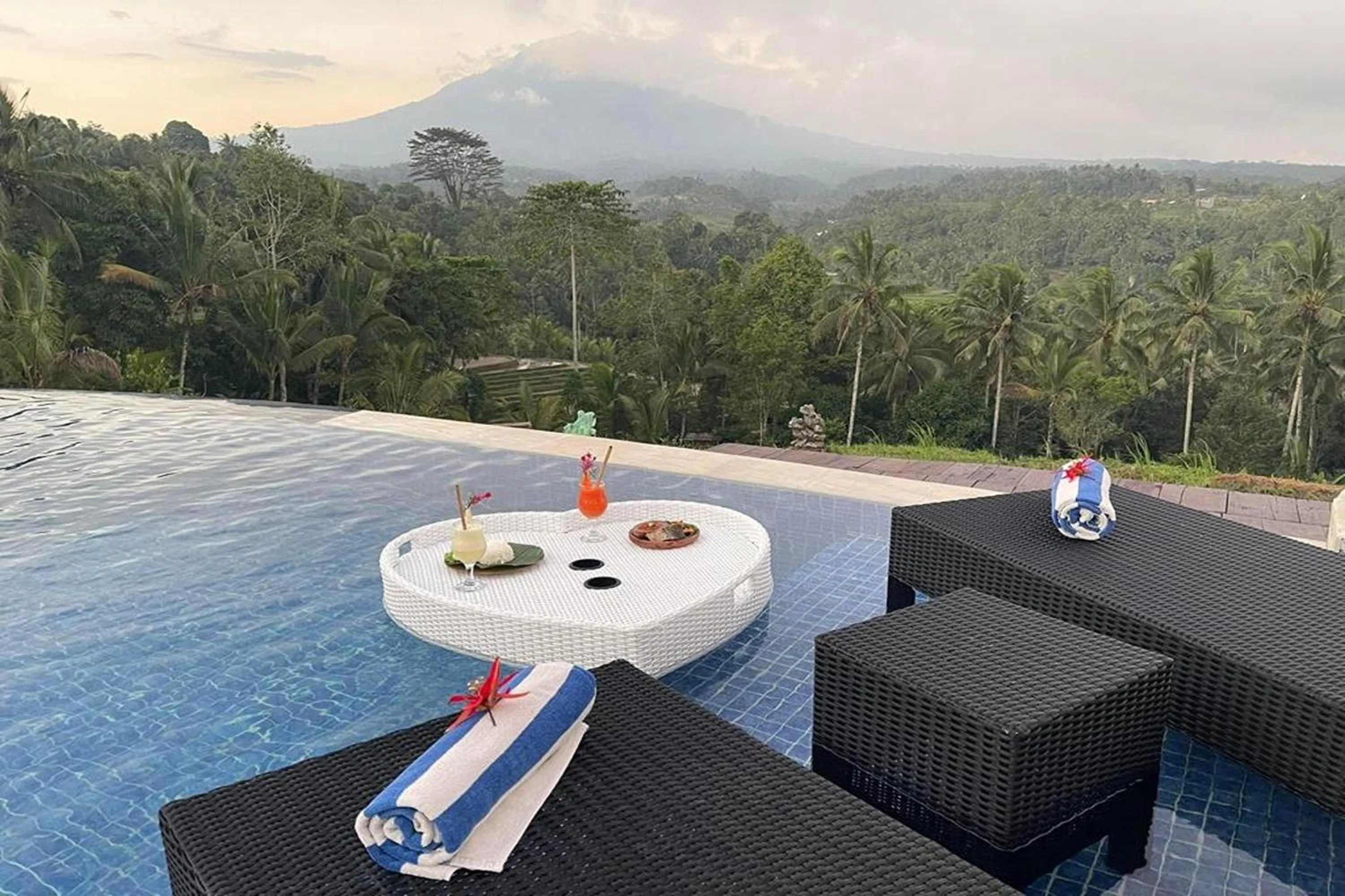 Mountain view in KTS - Kubu Tepi Sawah