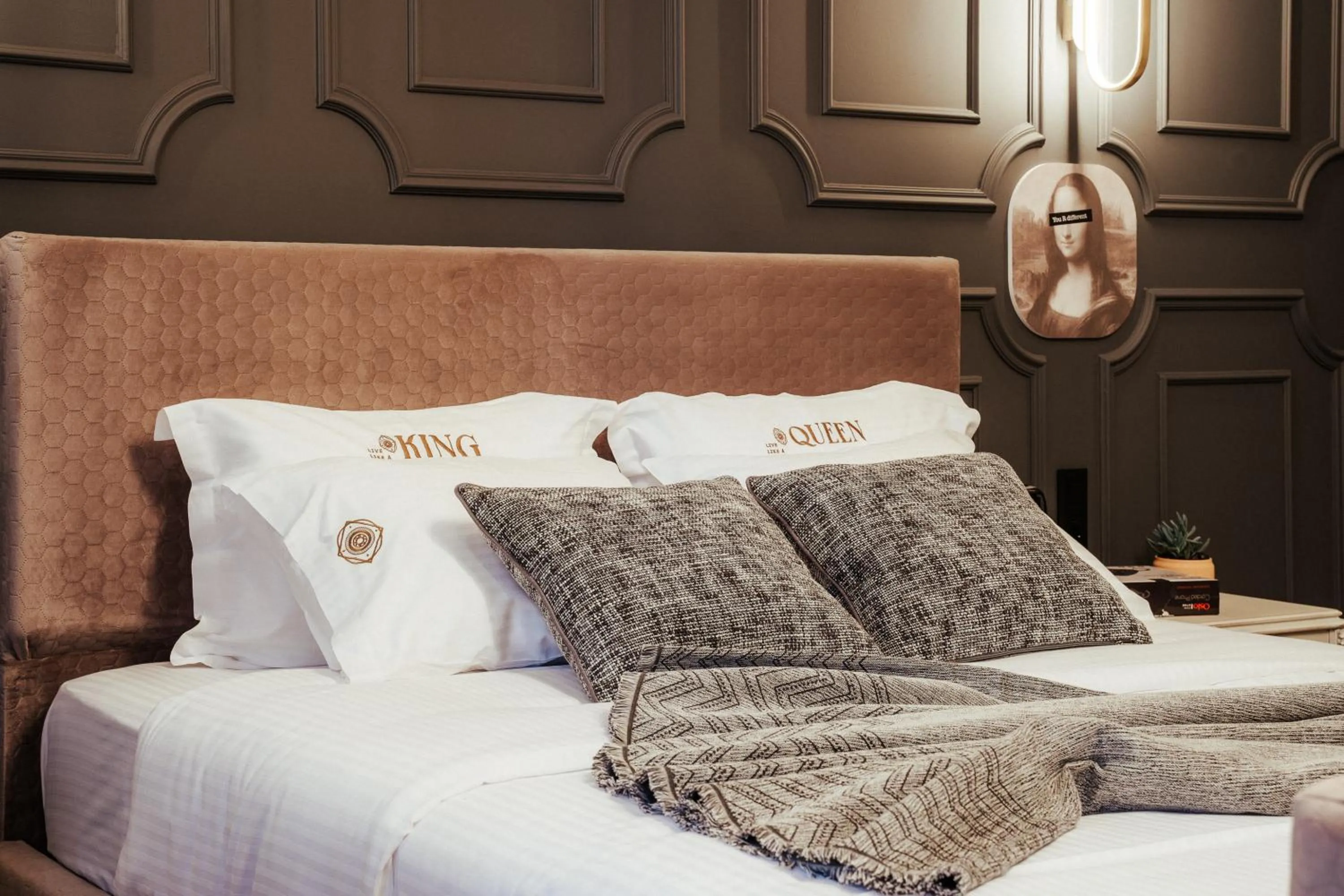 Bed in Espero Royal Stay