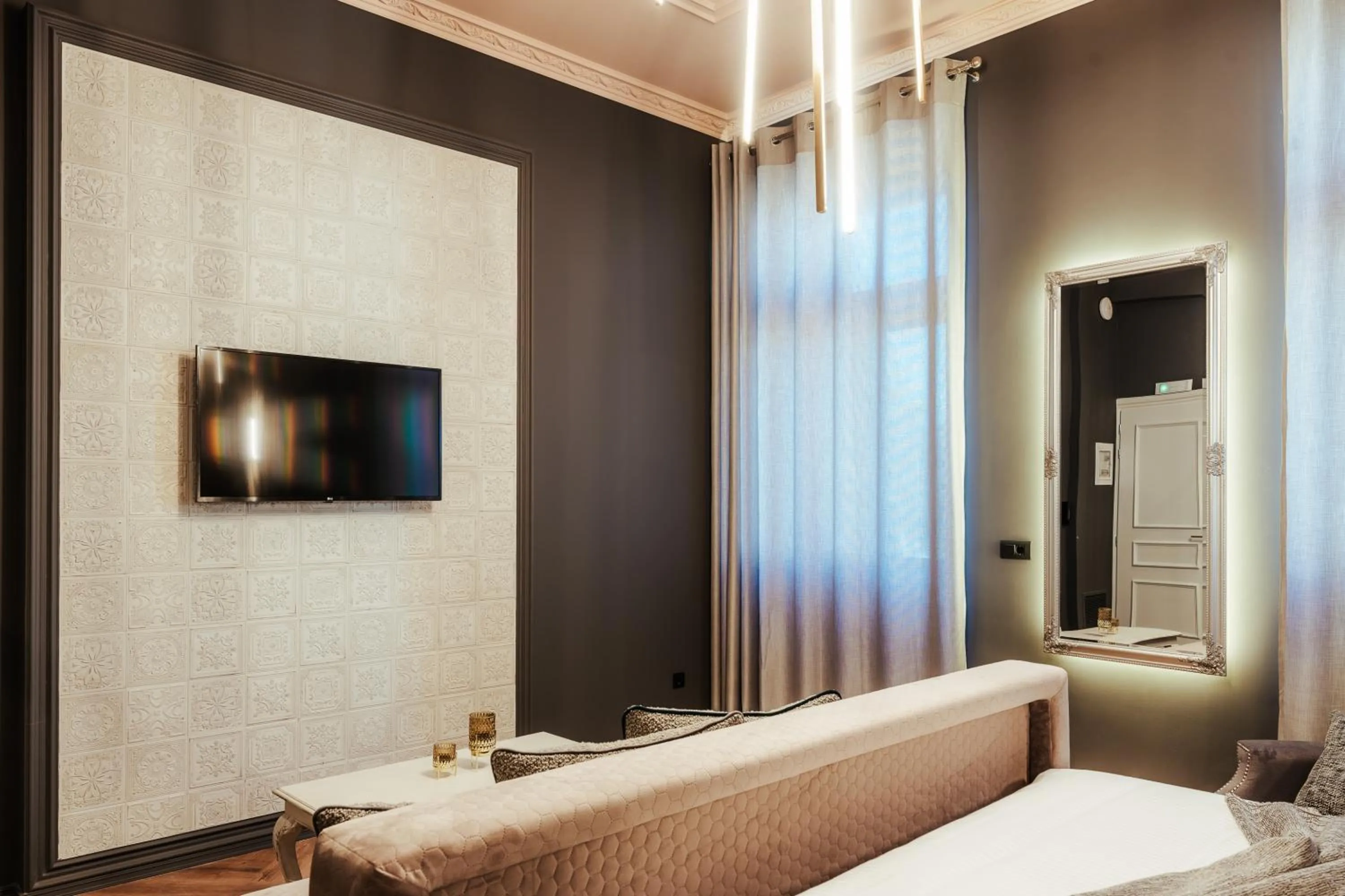 TV and multimedia, Bed in Espero Royal Stay