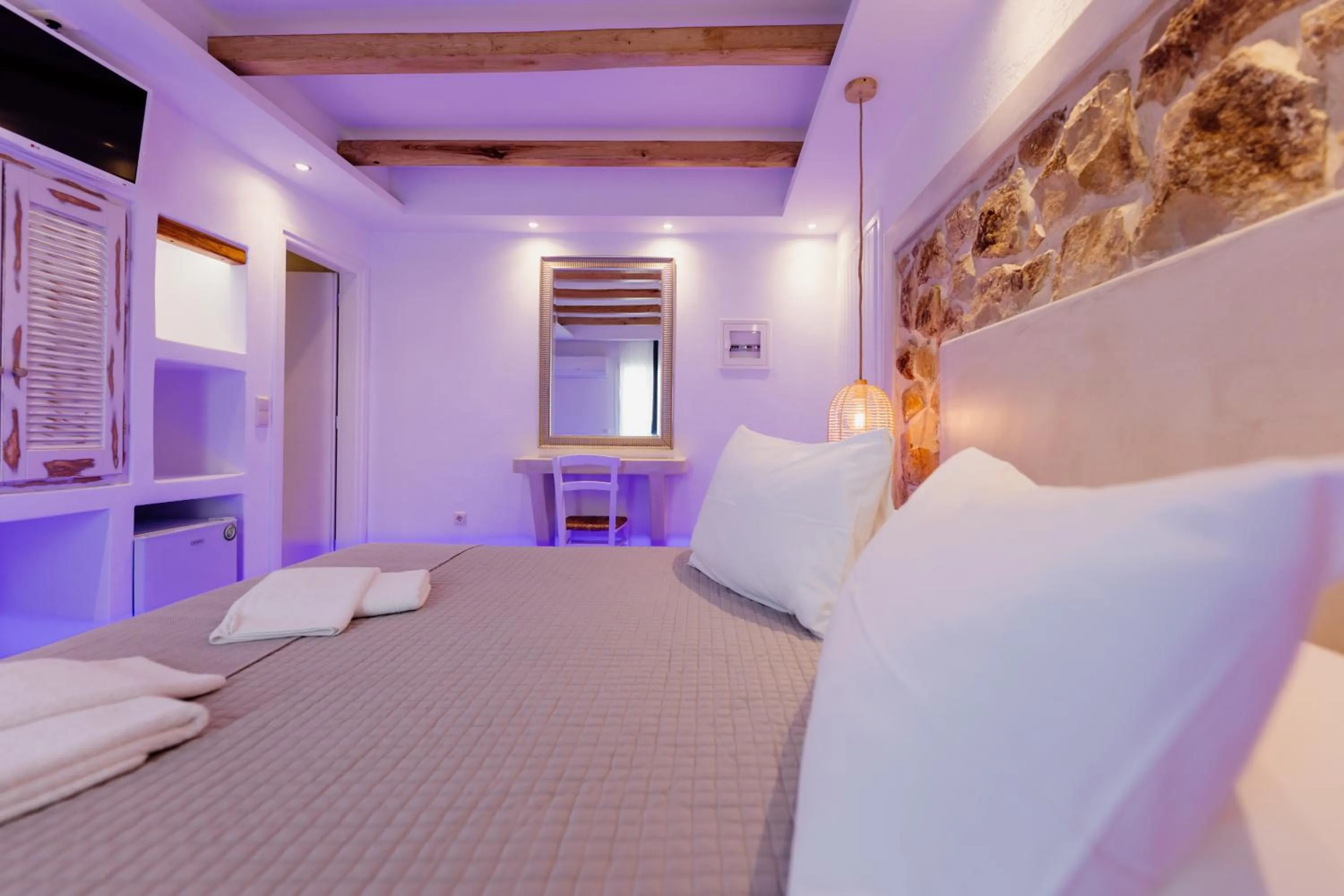 TV and multimedia, Bed in Mikri Vigla Hotel Beach Resort