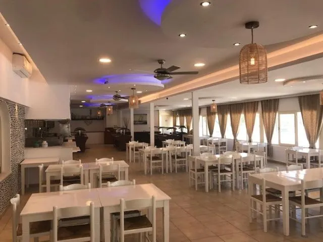 Restaurant/places to eat in Mikri Vigla Hotel Beach Resort