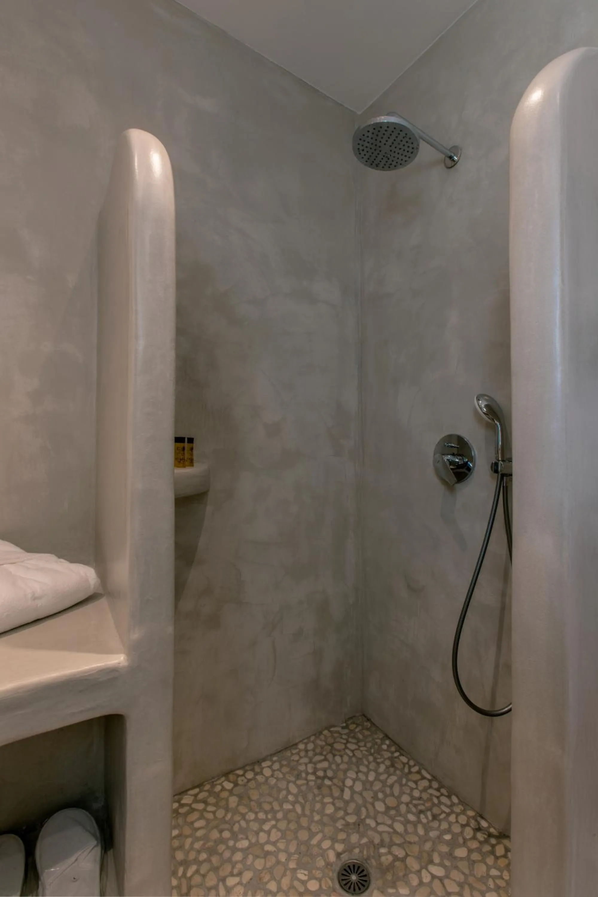 Shower in Mikri Vigla Hotel Beach Resort