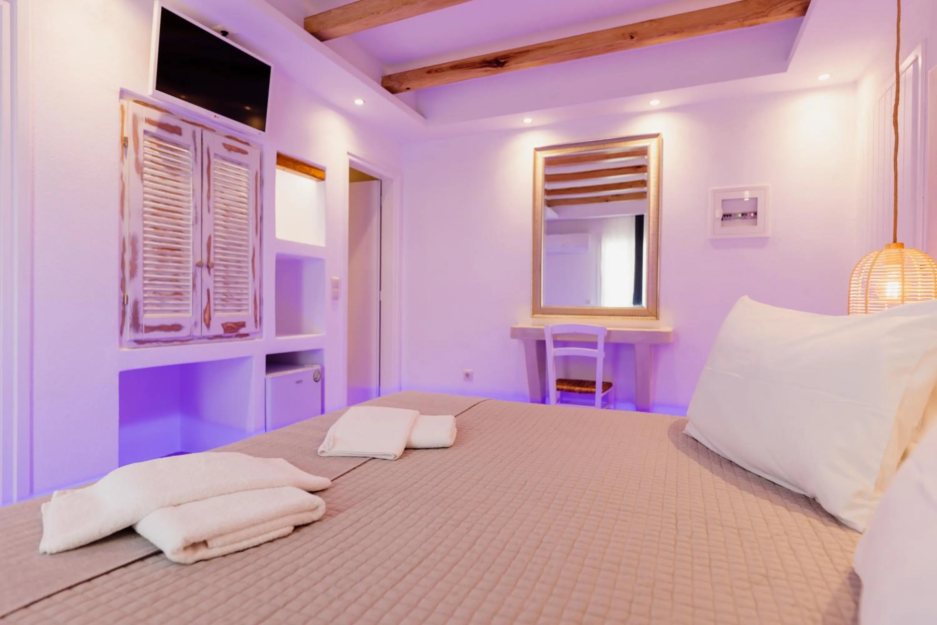 Bed in Mikri Vigla Hotel Beach Resort
