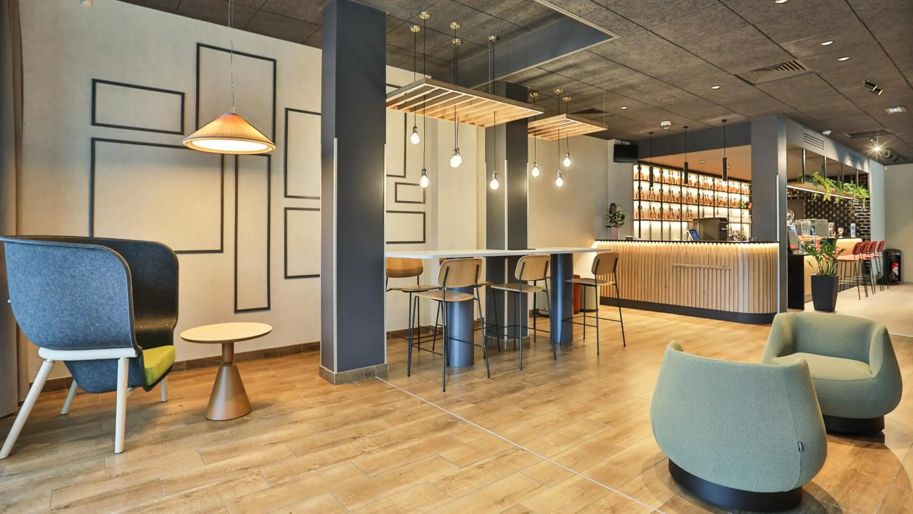 Facade/entrance in Campanile La Roche Sur Yon Centre Gare Facade/entrance in Campanile La Roche Sur Yon Centre Gare