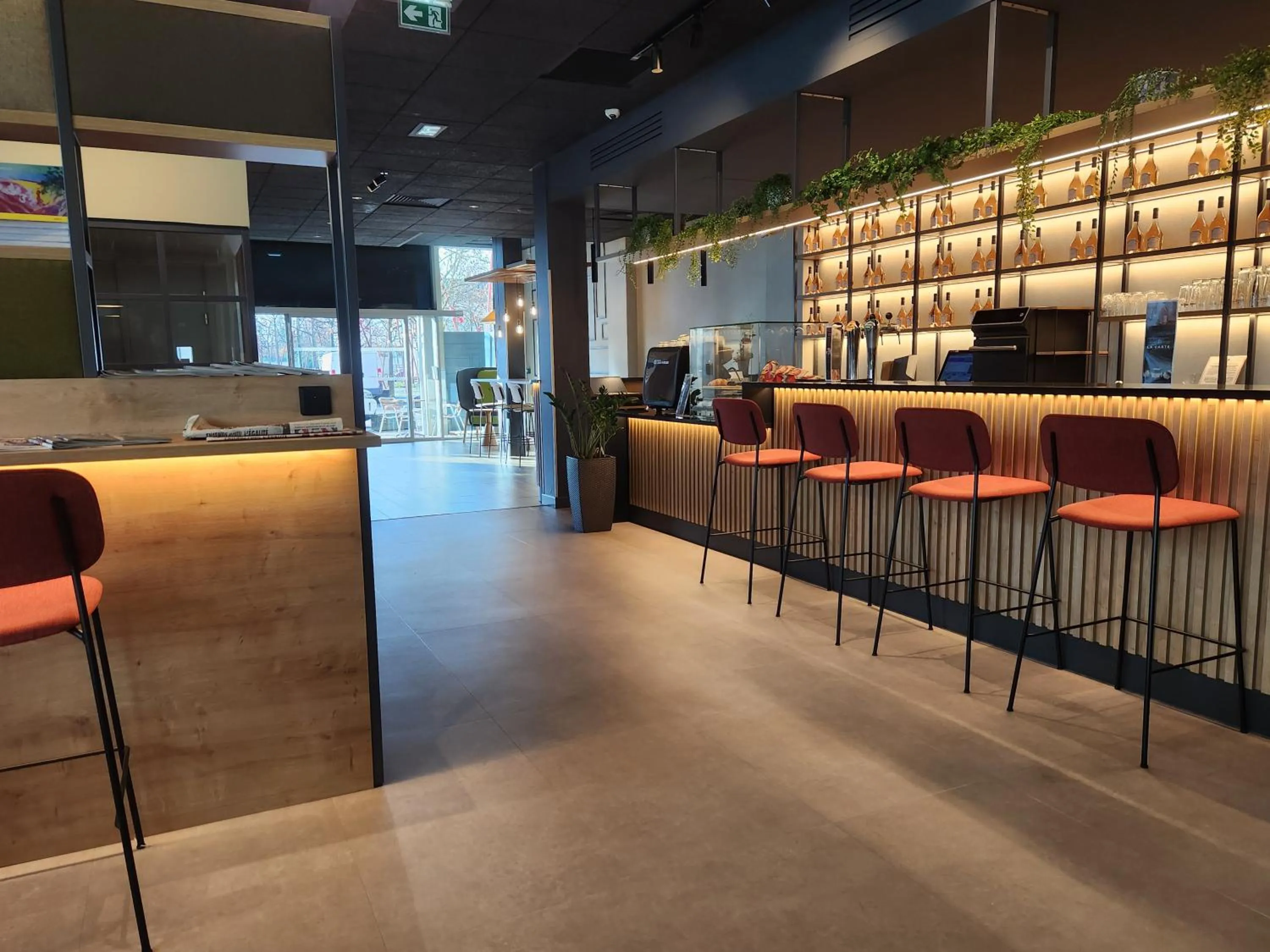 Communal lounge/ TV room in Campanile La Roche Sur Yon Centre Gare