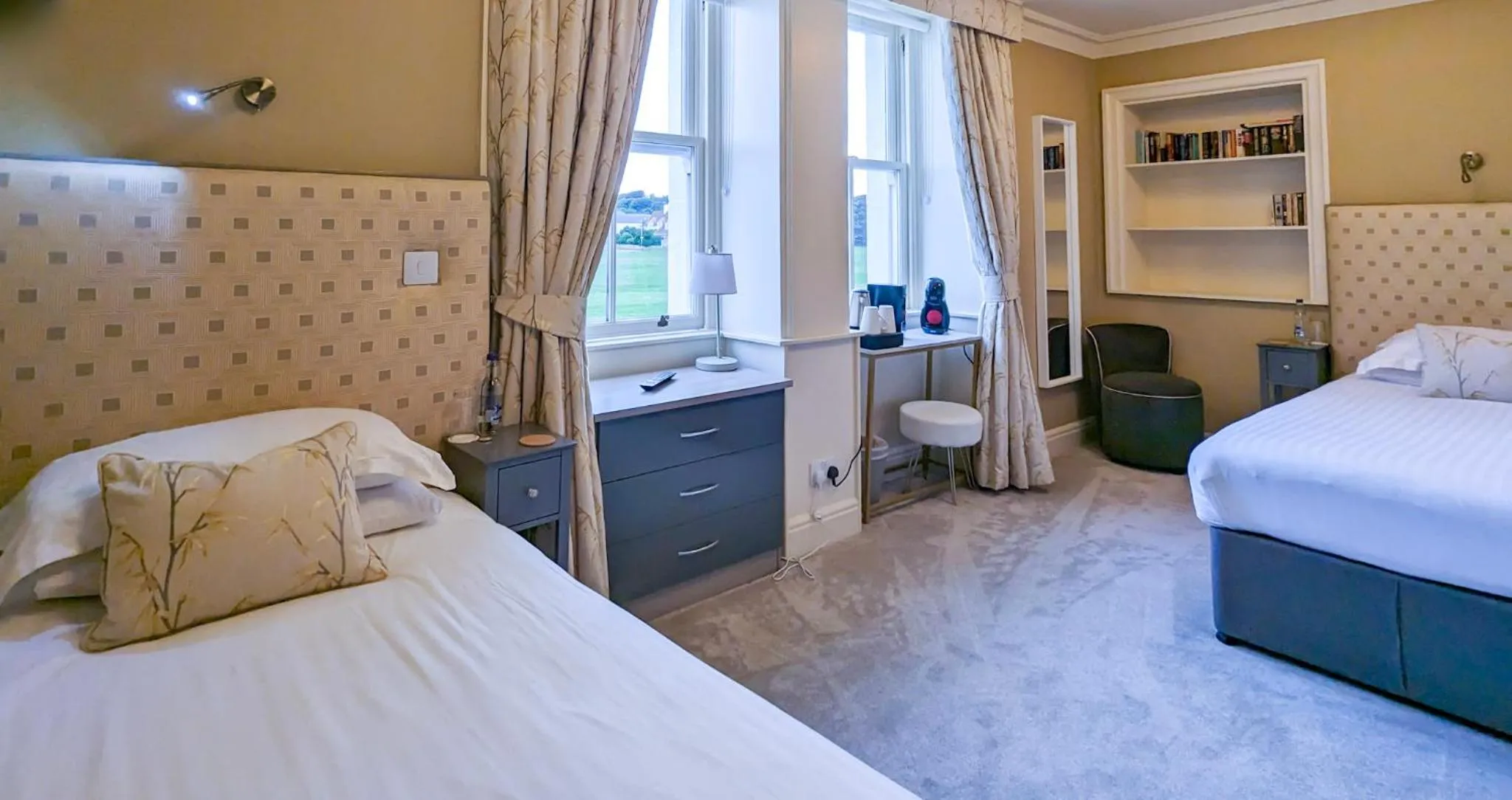 Bed in The Mallard Hotel