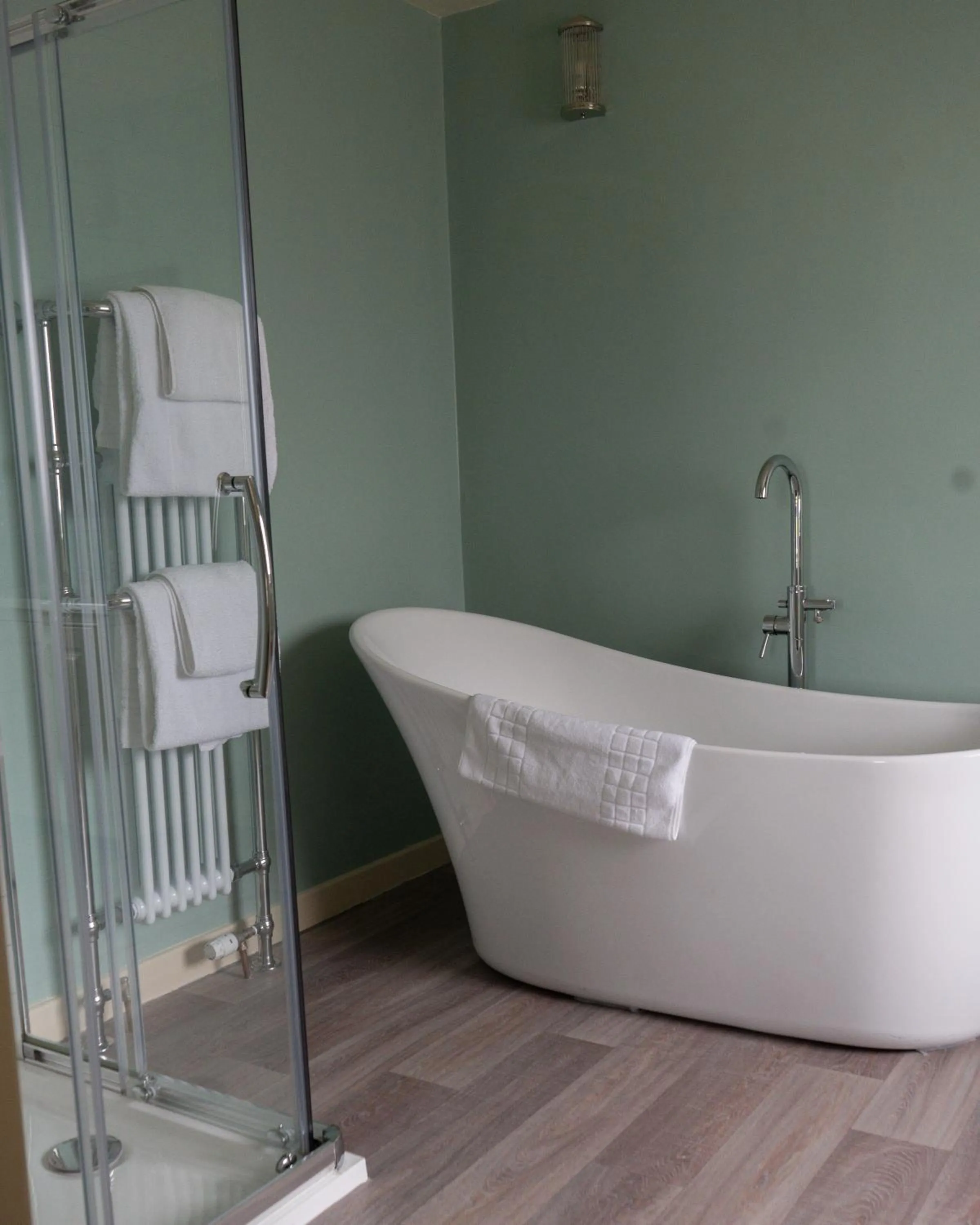 Bathroom in The Mallard Hotel