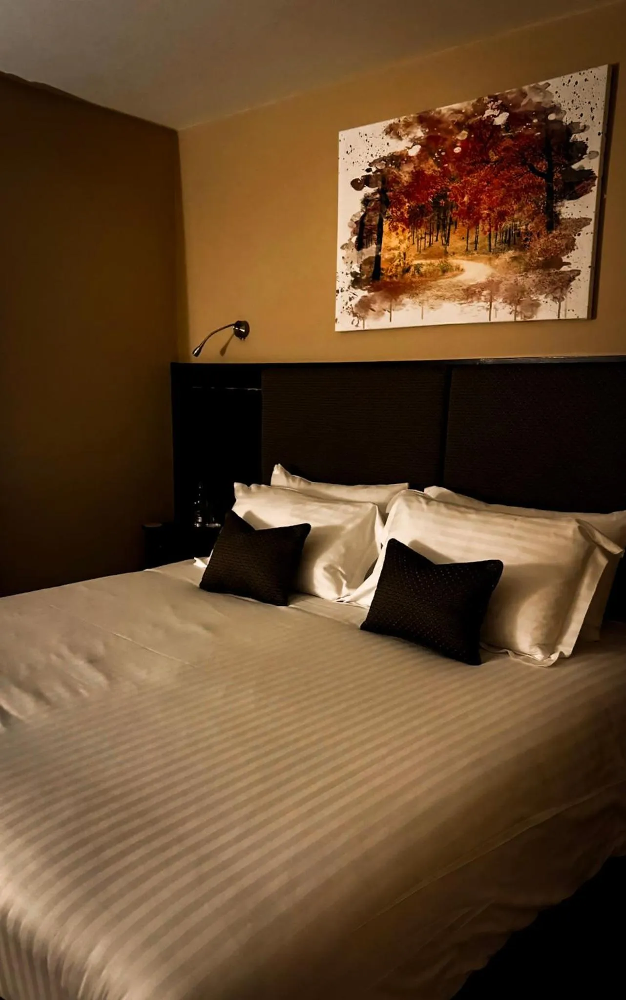 Bedroom, Bed in The Mallard Hotel