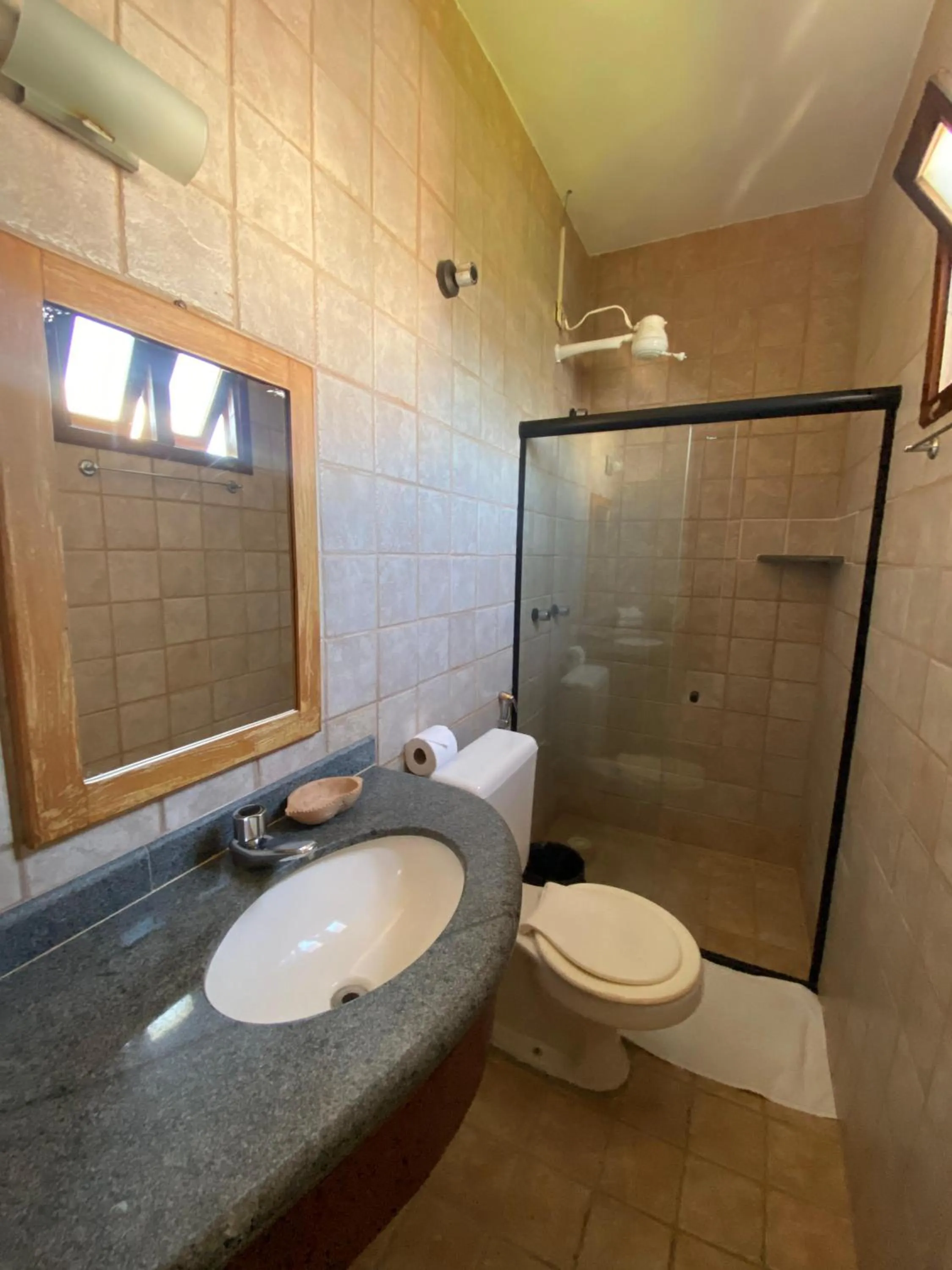 Shower in Pousada e Chale Porto Paraiso