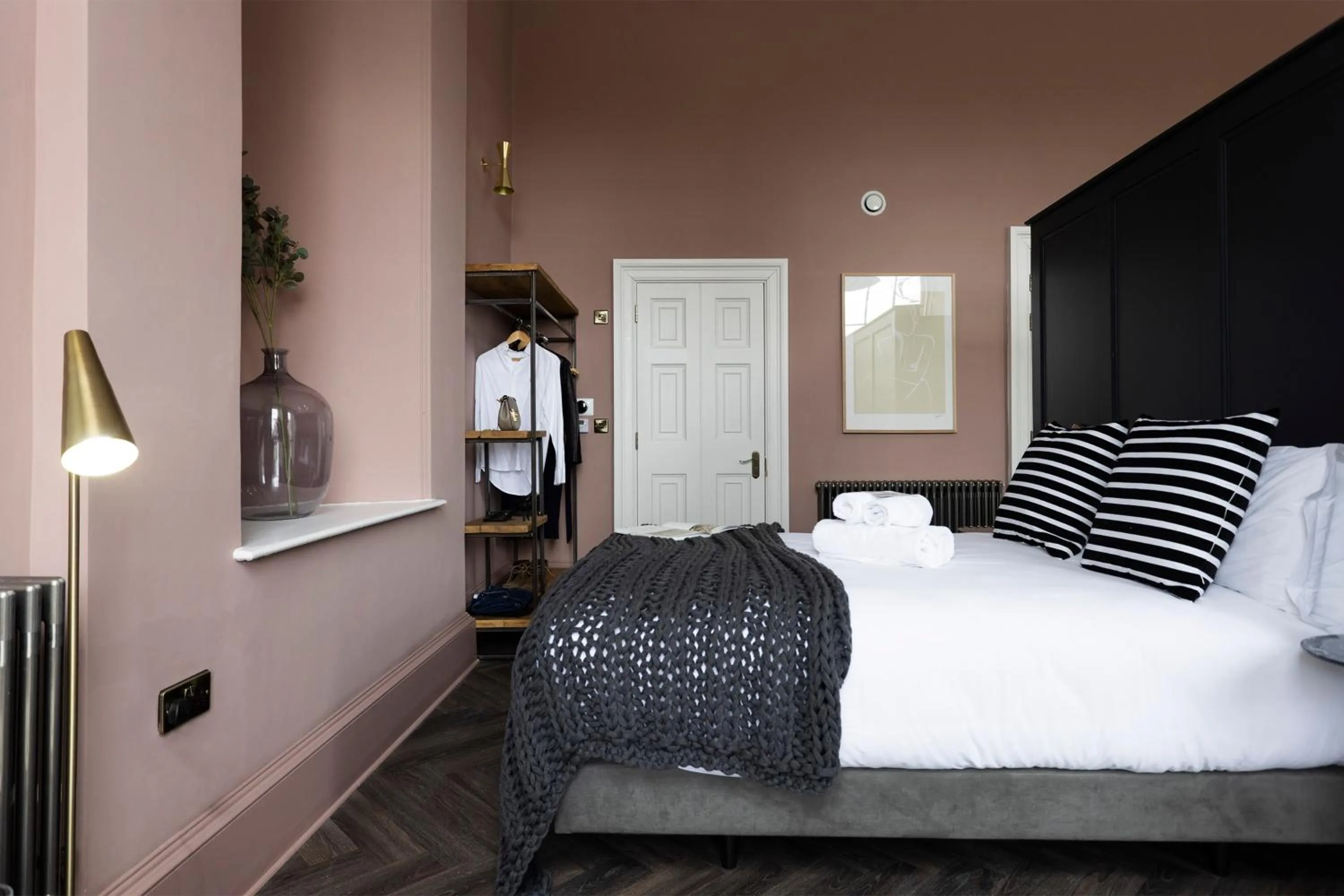 Bed in 29 Queen Street Aparthotel