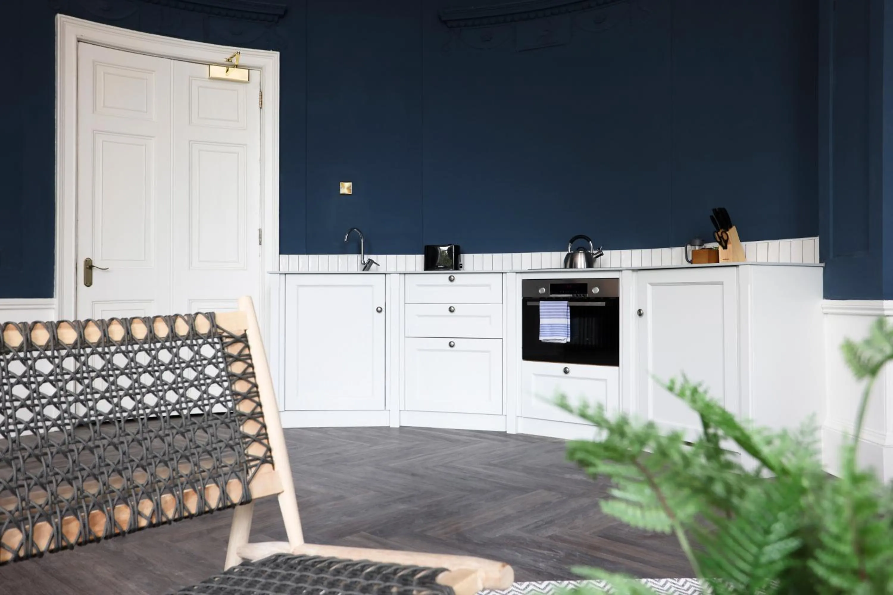 Kitchen or kitchenette in 29 Queen Street Aparthotel