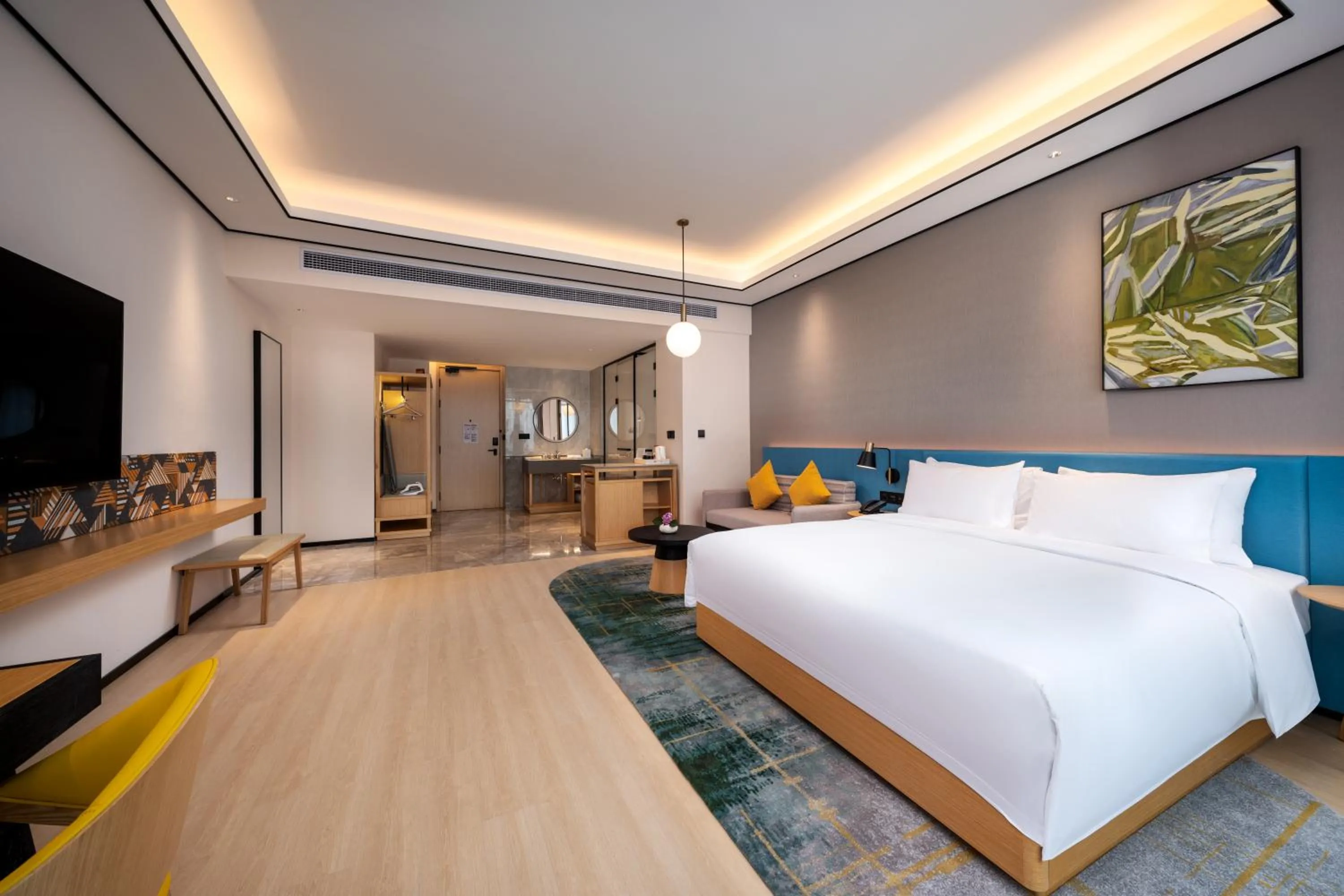Photo of the whole room, Bed in Hilton Garden Inn Nanchang