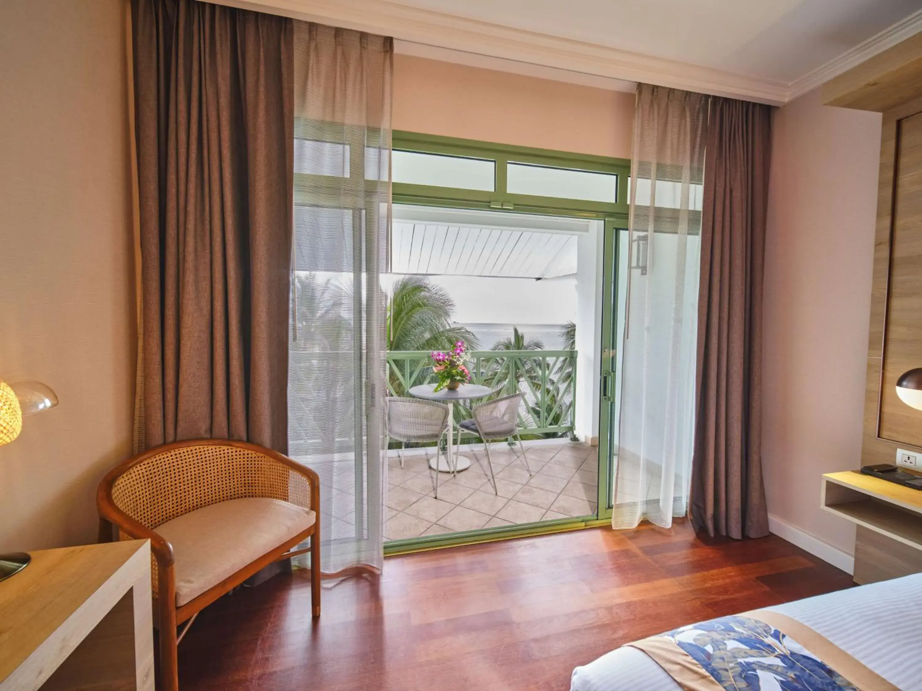 Living room, Bed in Hilton Hotel Tahiti Living room, Bed in Hilton Hotel Tahiti