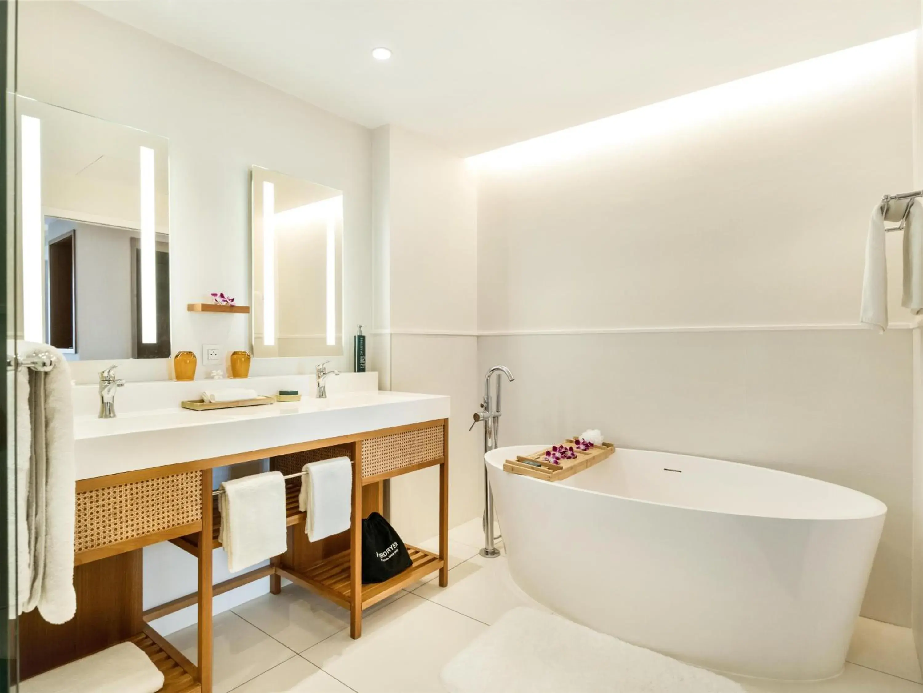 Bathroom in Hilton Hotel Tahiti Bathroom in Hilton Hotel Tahiti