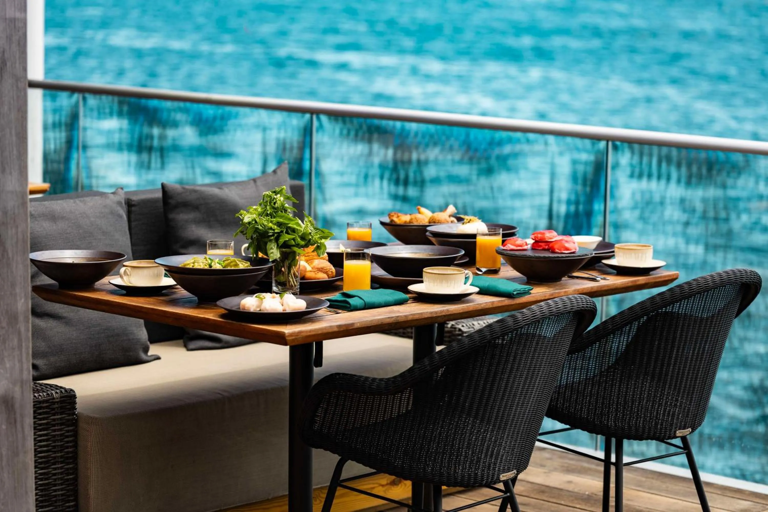 Restaurant/places to eat in Hilton Hotel Tahiti