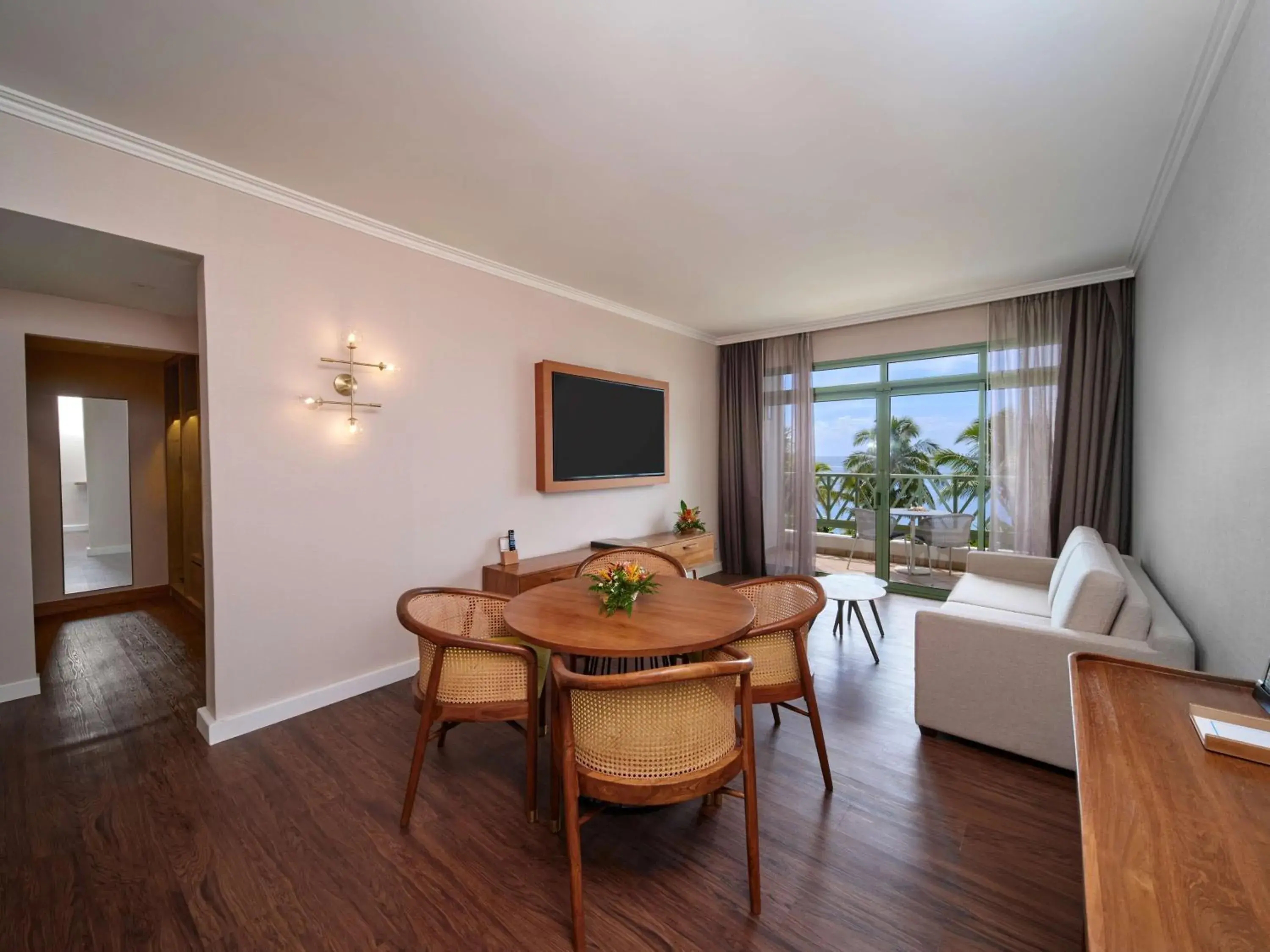 King Residence Suite with Kitchenette in Hilton Hotel Tahiti King Residence Suite with Kitchenette in Hilton Hotel Tahiti