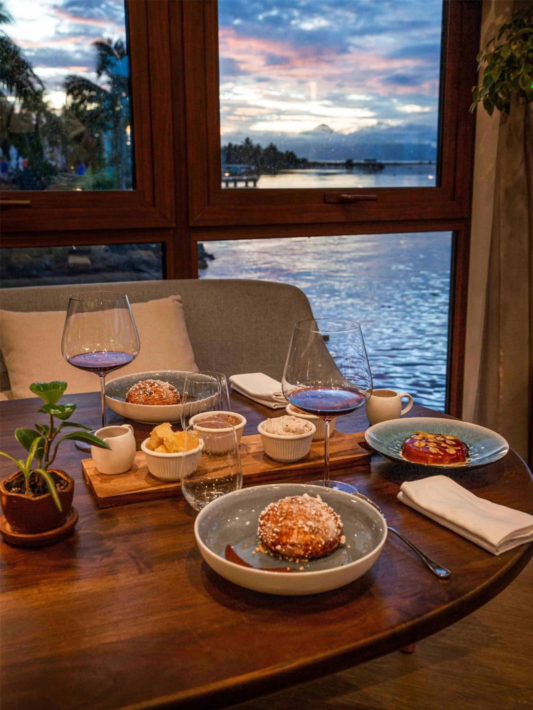 Restaurant/places to eat in Hilton Hotel Tahiti