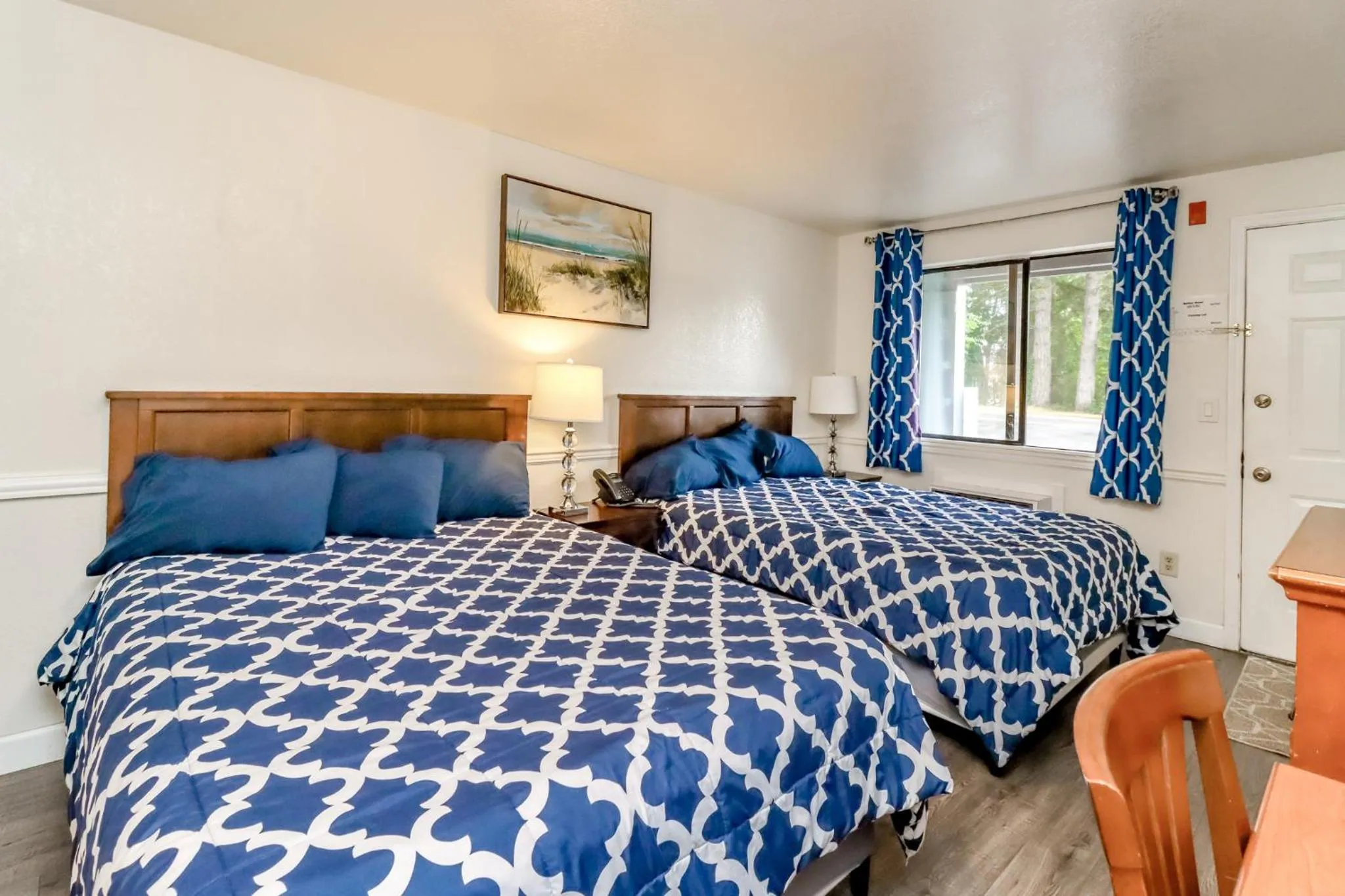 Bed in Belfair Motel