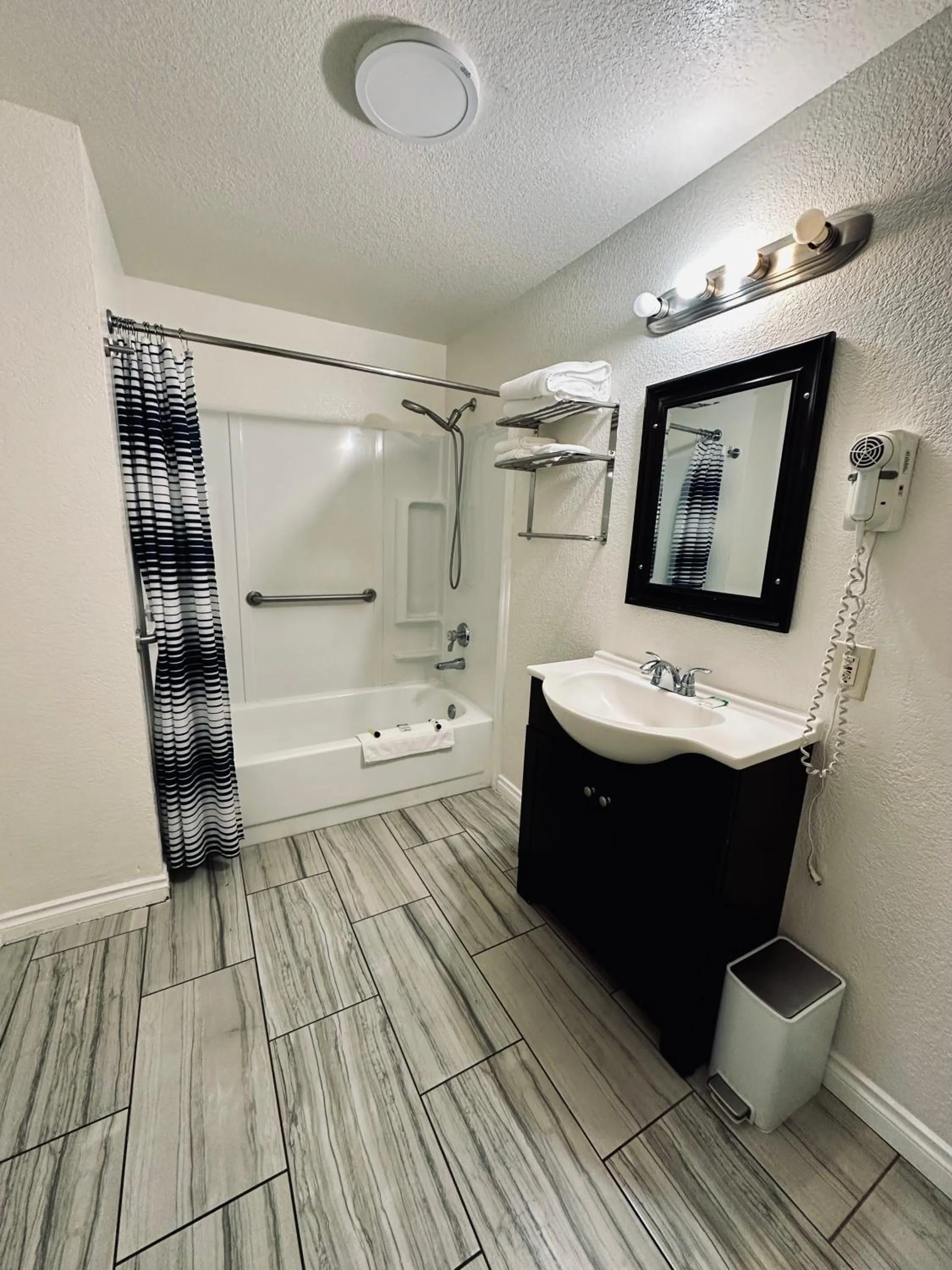 Shower in Belfair Motel