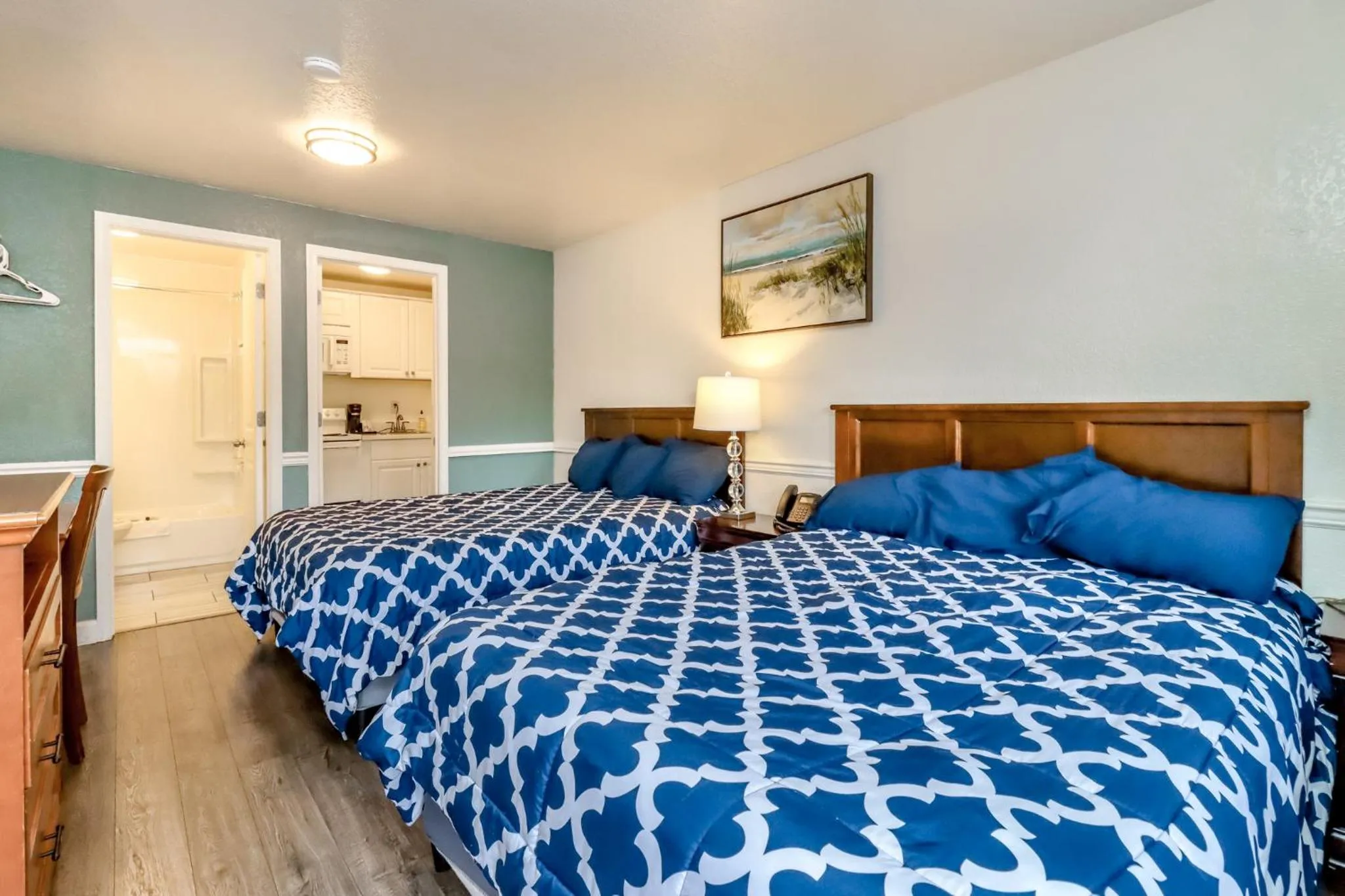 Bed in Belfair Motel