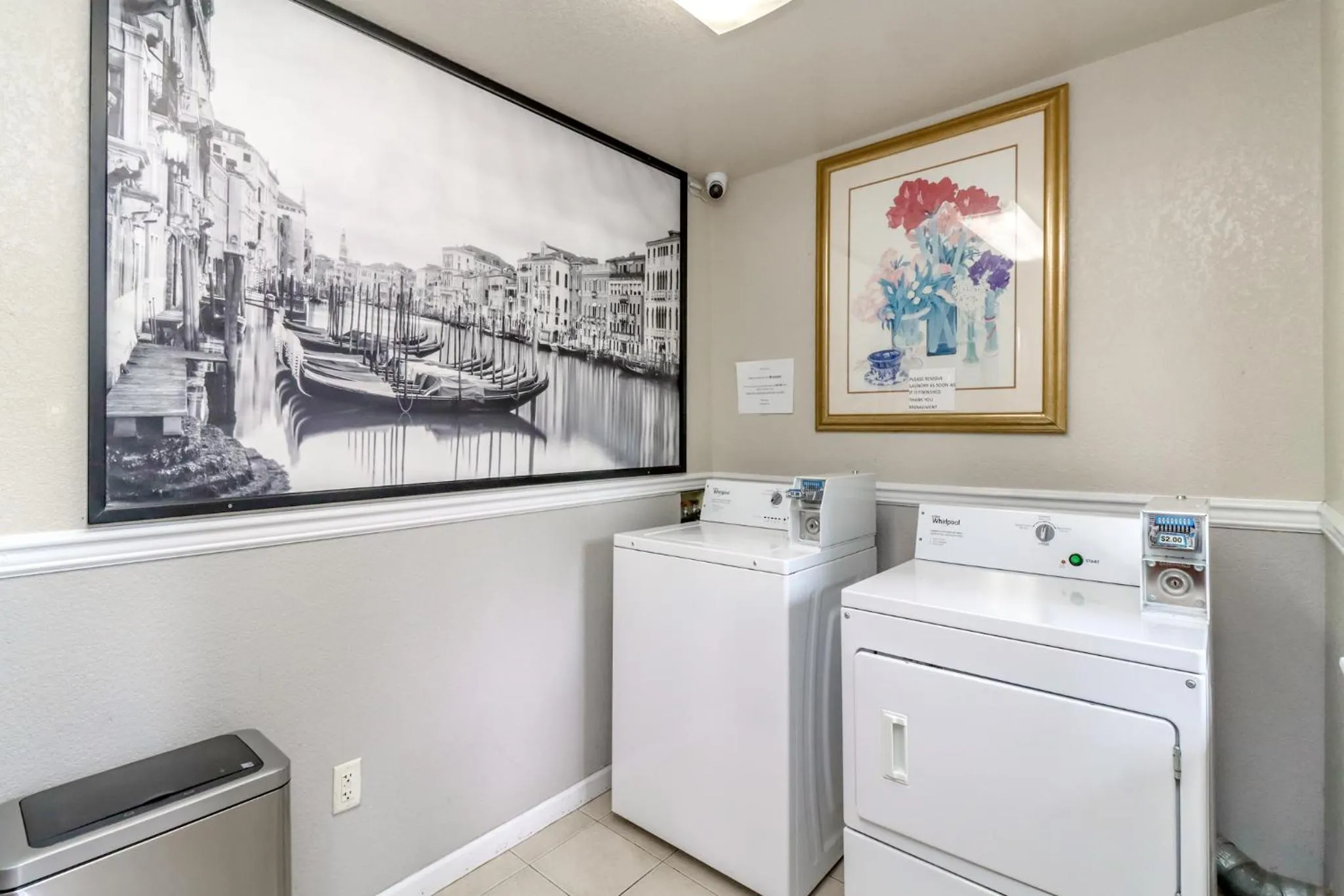 washing machine in Belfair Motel