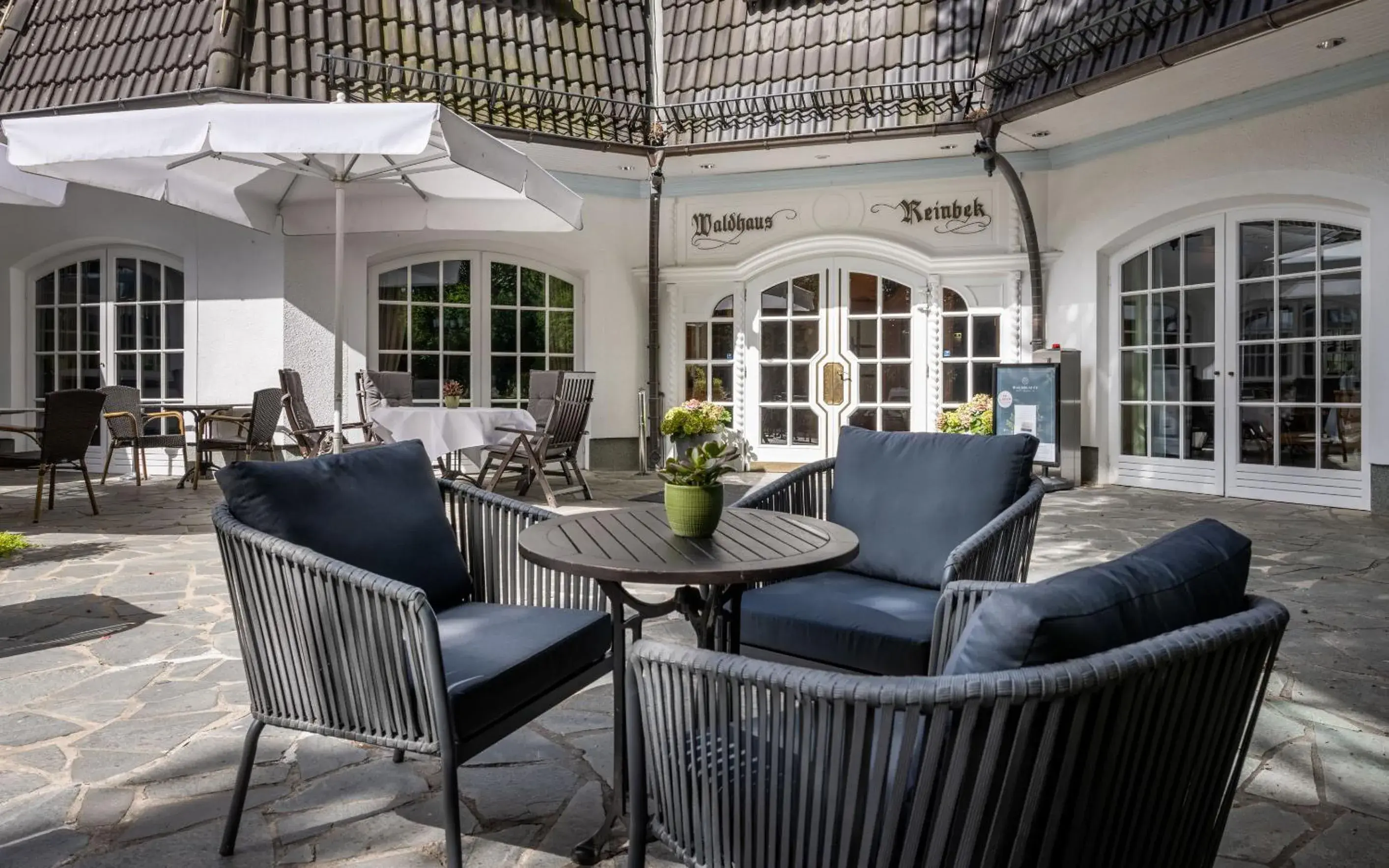 Restaurant/places to eat in Waldhaus Reinbek Restaurant/places to eat in Waldhaus Reinbek