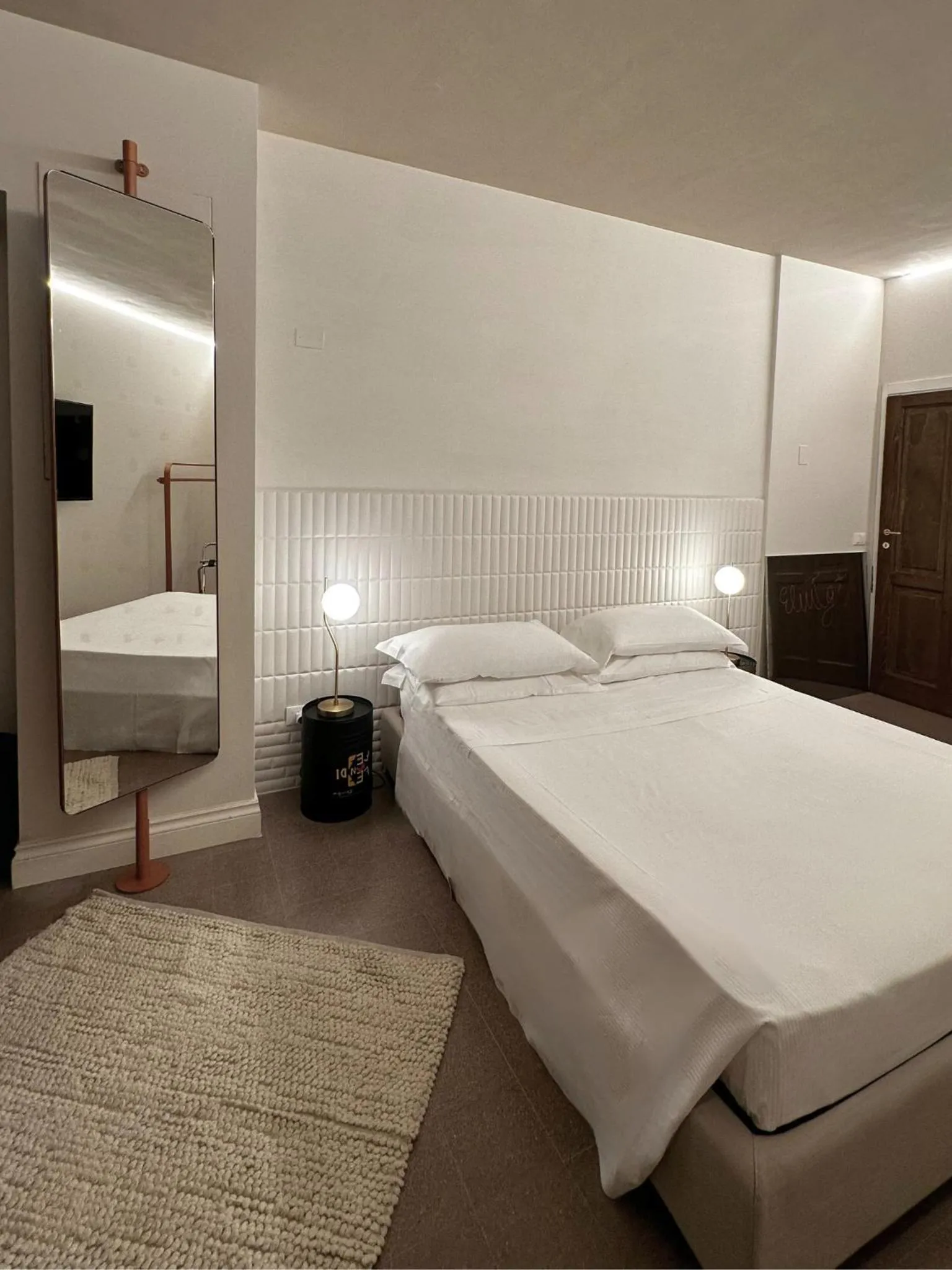 Bed in Ginevra Boutique Rooms - Palazzo Leosini - Residenze D'Epoca