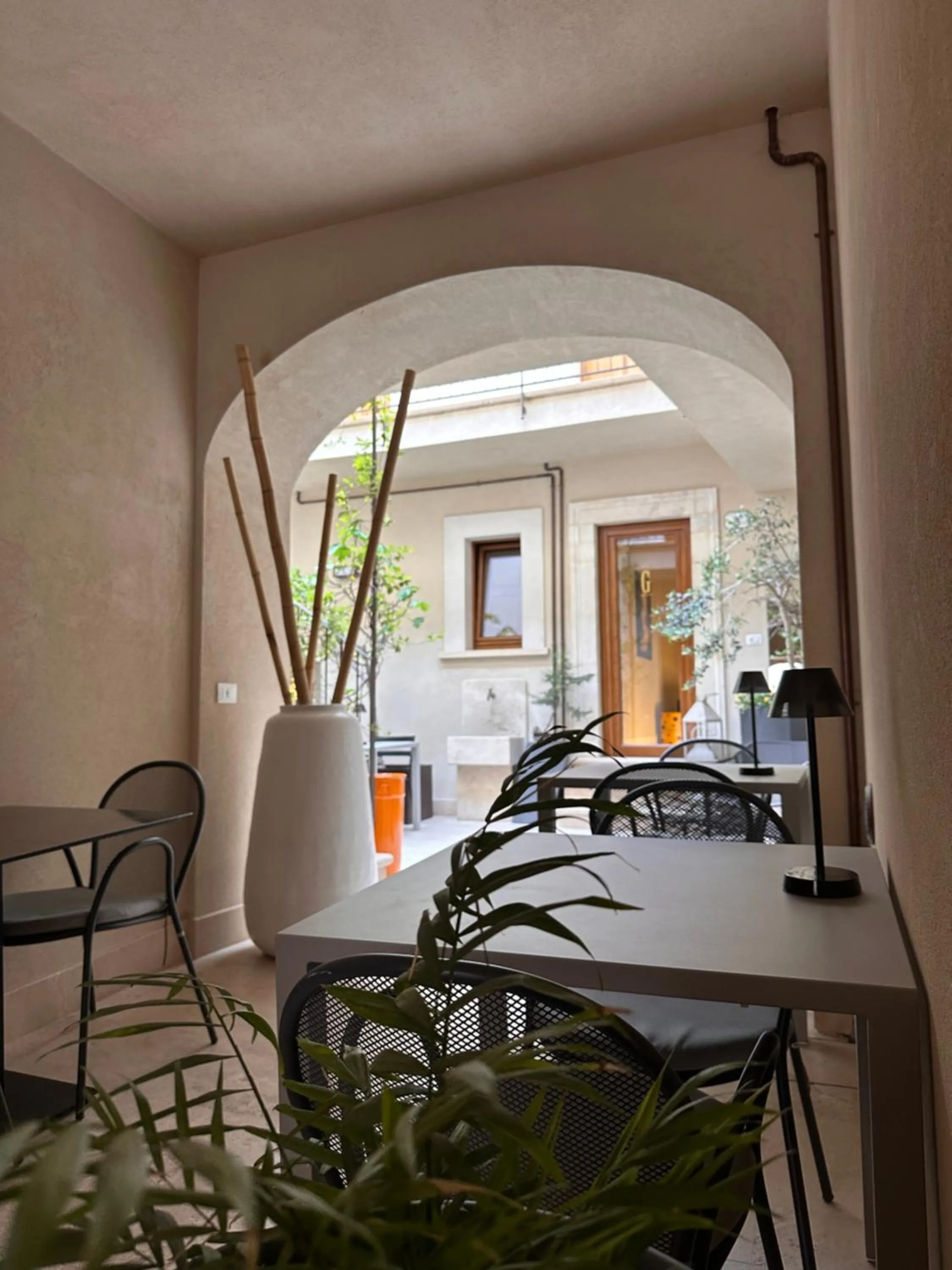 Patio in Ginevra Boutique Rooms - Palazzo Leosini - Residenze D'Epoca