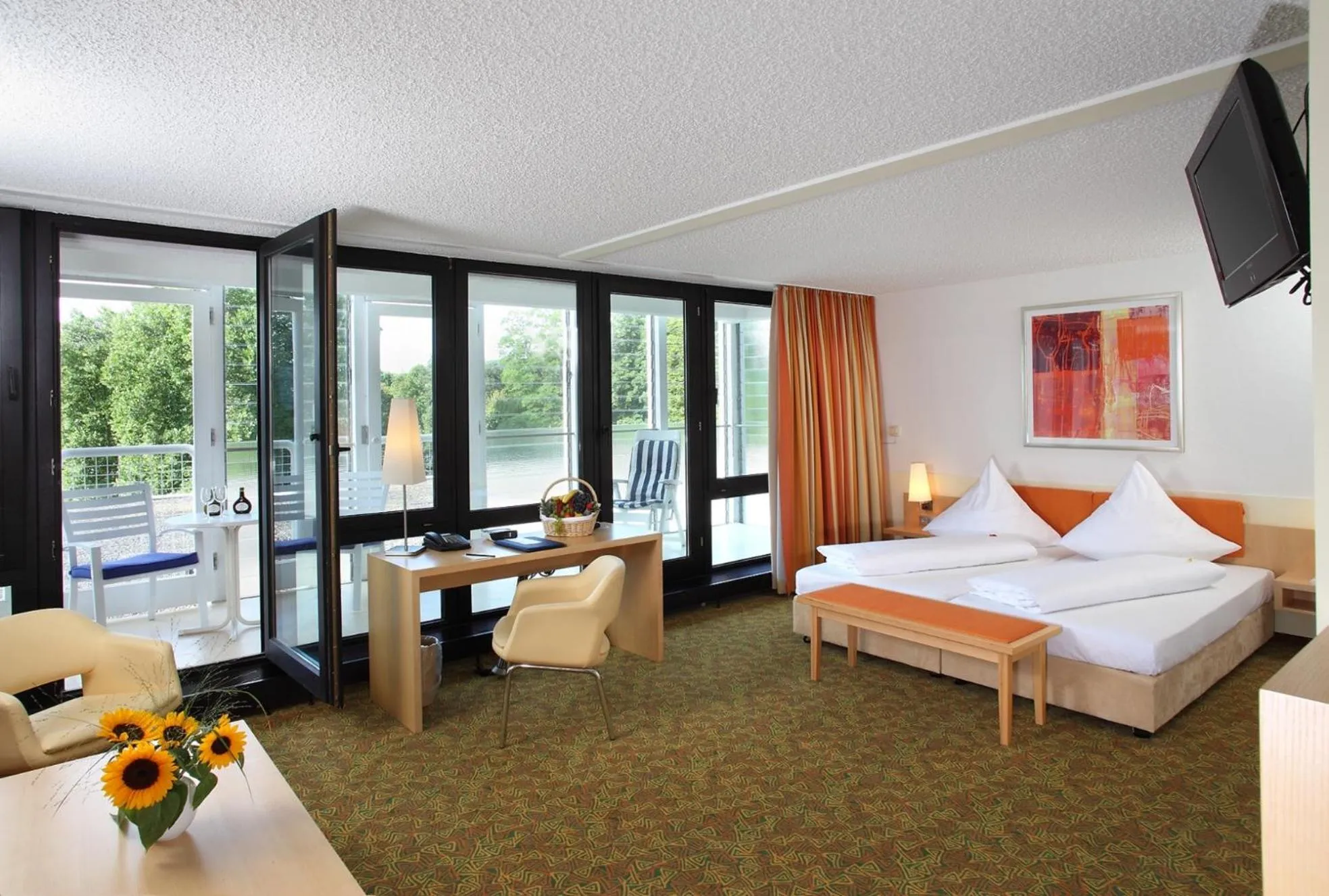 Photo of the whole room, Bed in Best Western Premier Parkhotel Bad Mergentheim