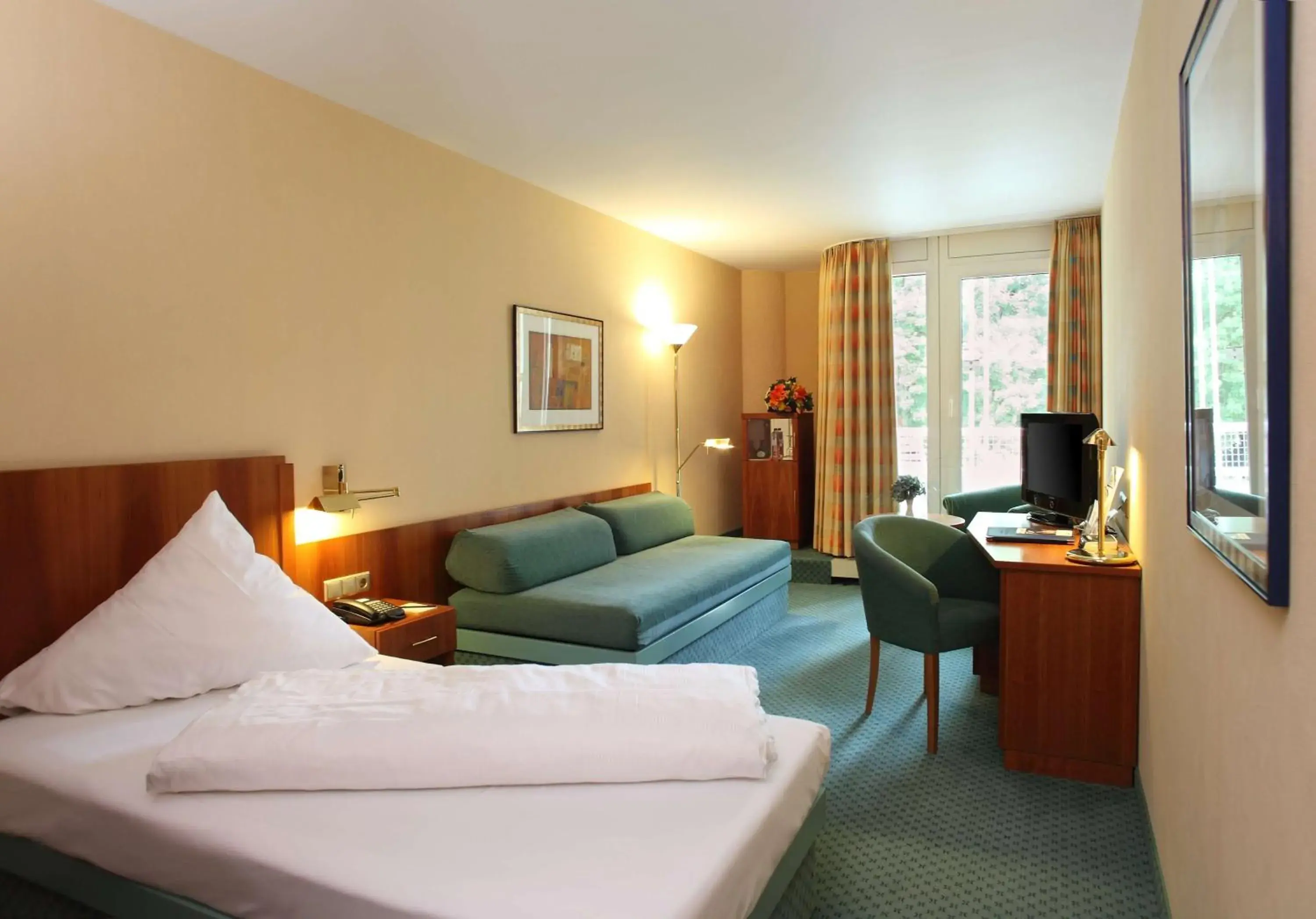 Business Single Room - single occupancy in Best Western Premier Parkhotel Bad Mergentheim Business Single Room - single occupancy in Best Western Premier Parkhotel Bad Mergentheim
