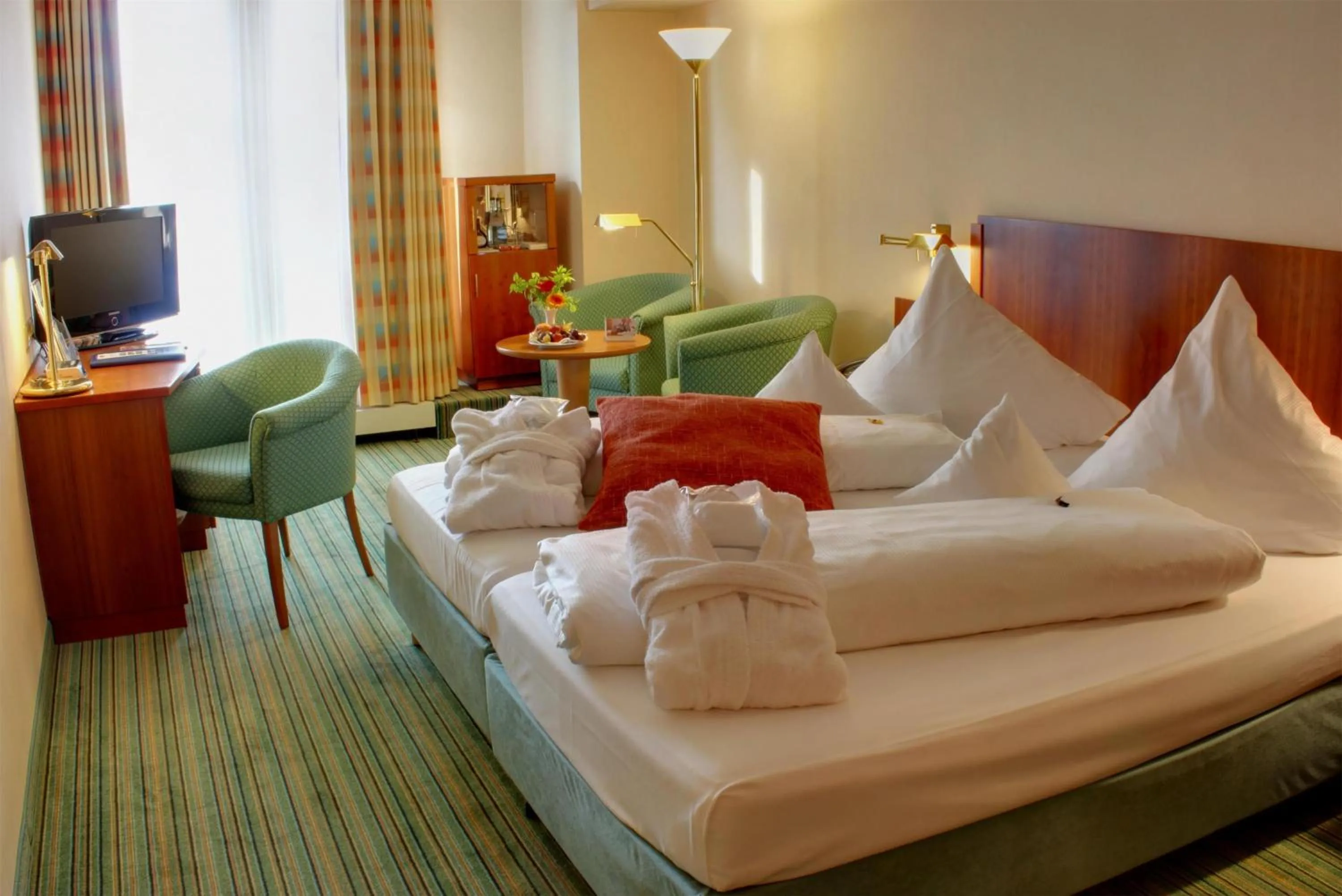 Bedroom, Bed in Best Western Premier Parkhotel Bad Mergentheim