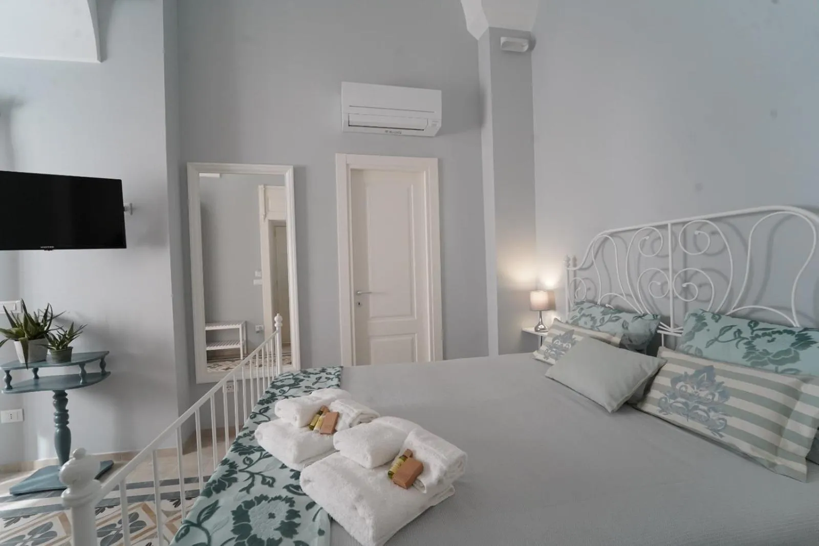 TV and multimedia, Bed in B&B Puglia d'aMare
