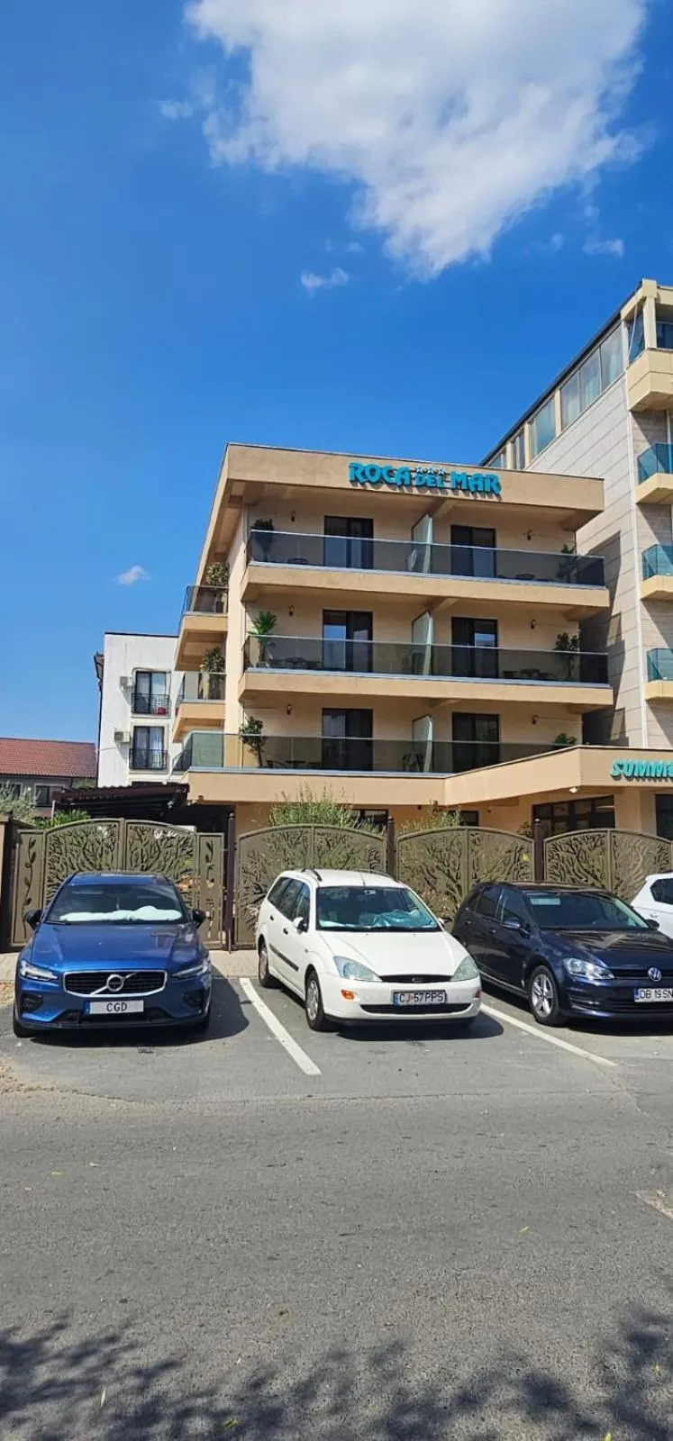 Property building in Roca Del Mar