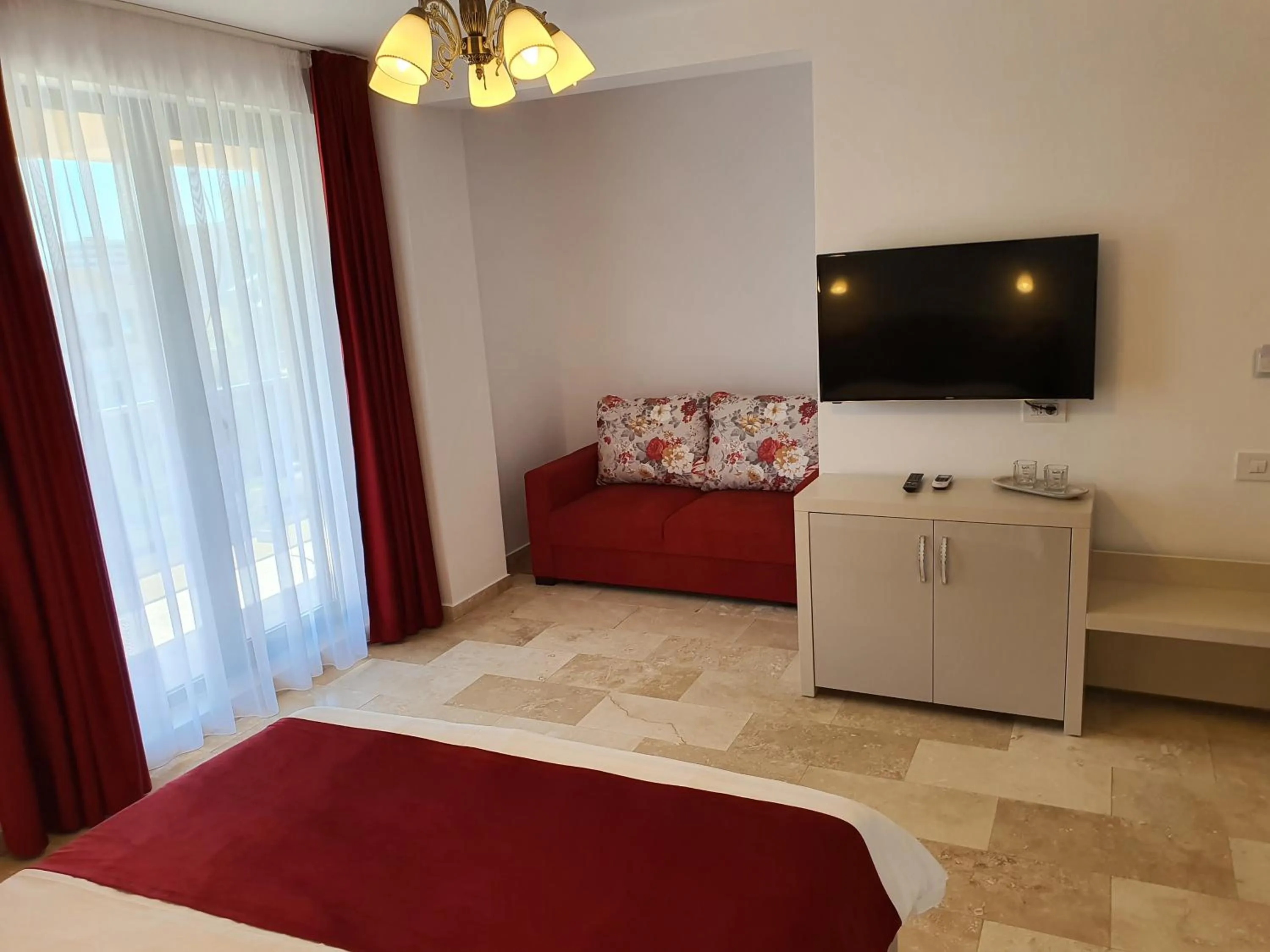 TV and multimedia, Bed in Roca Del Mar