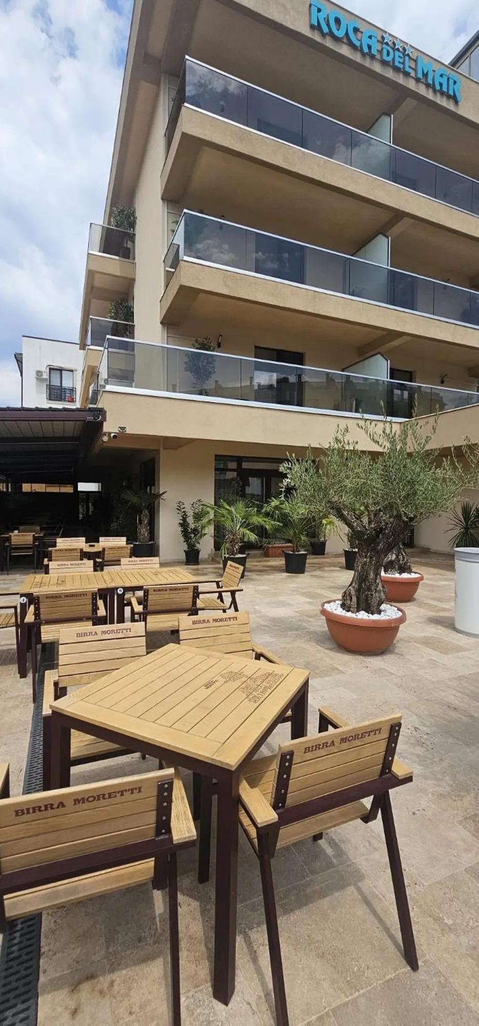 Property building in Roca Del Mar