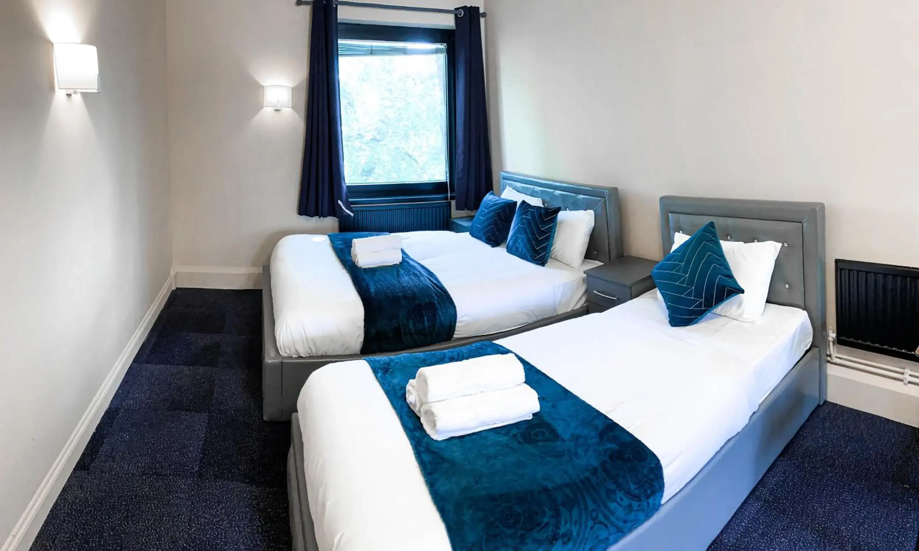 Twin Room with Private Bathroom in WNS Hotel Twin Room with Private Bathroom in WNS Hotel